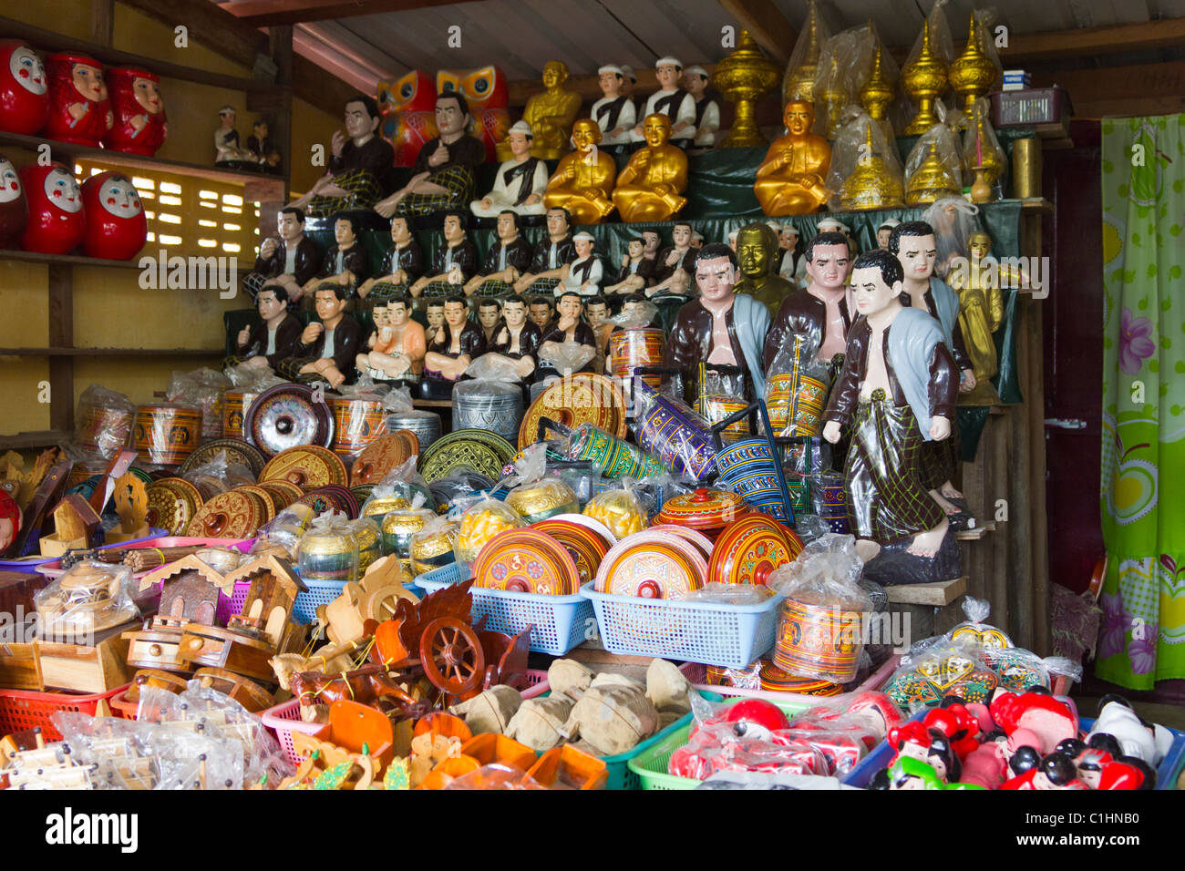 Souvenir-Shop bei Taung Kalat, Mount Popa, Myanmar Stockfoto