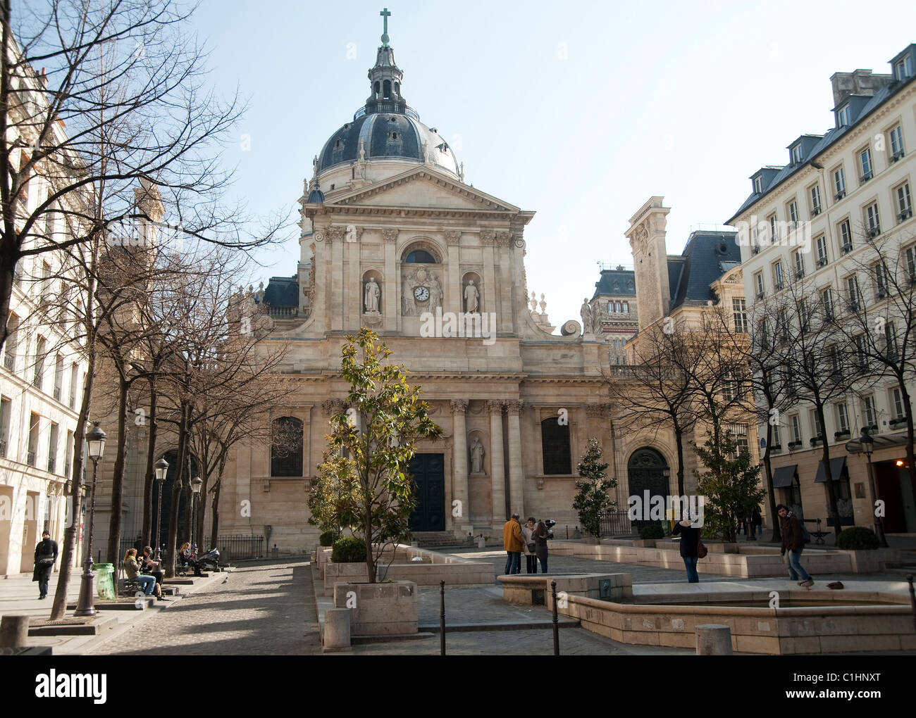 Paris, Frankreich - Place De La Sorbonne mit der Sorbonne-Kapelle Stockfoto