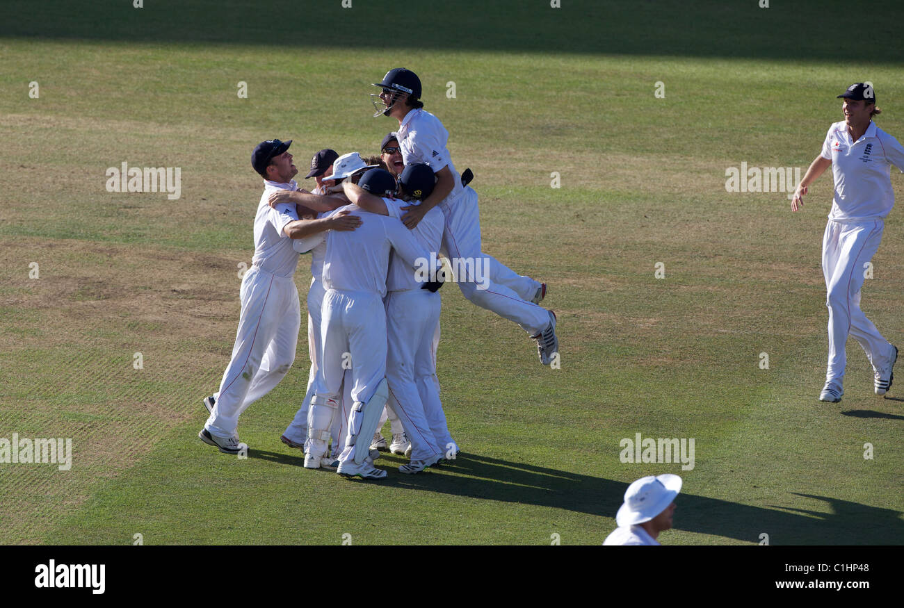 England feiert das fünfte Testspiel der Asche in London, England, im Sonntag, 23. August 2009 zu gewinnen. . Stockfoto