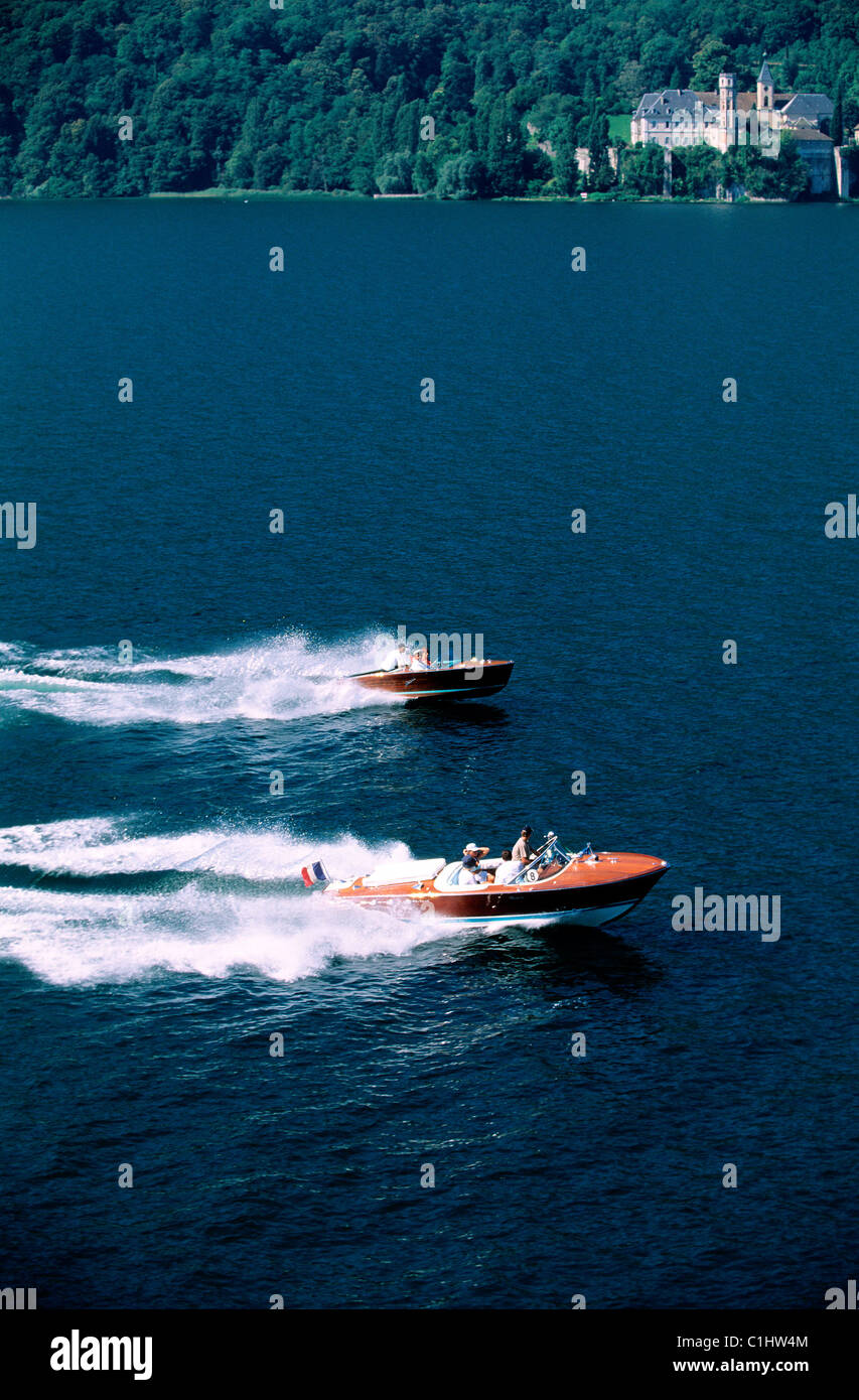 Frankreich, Savoyen, navig'aix auf dem See von Bourget, berühmte Riva Holzmotorboot (Luftbild) Stockfoto