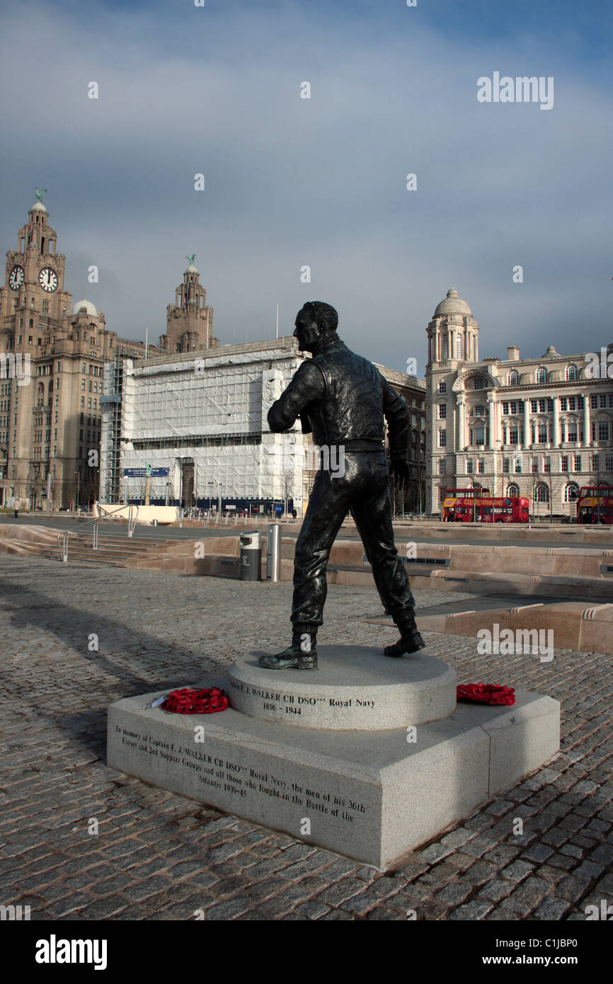 Statue von Captain Frederick John Walker, RN am Molenkopf, Liverpool. Stockfoto