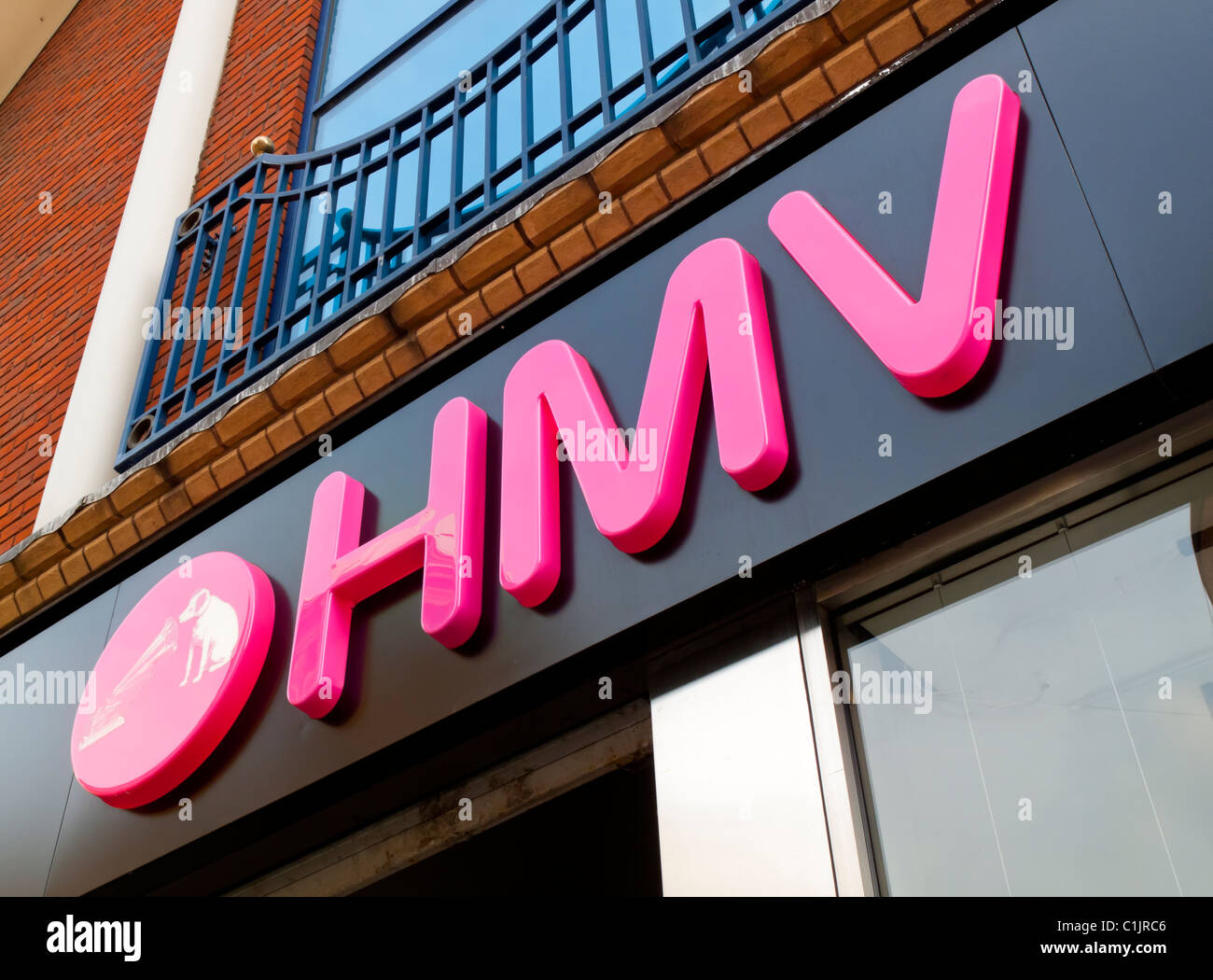 HMV Plattenladen Zeichen außerhalb einer Niederlassung in Derby England UK Stockfoto