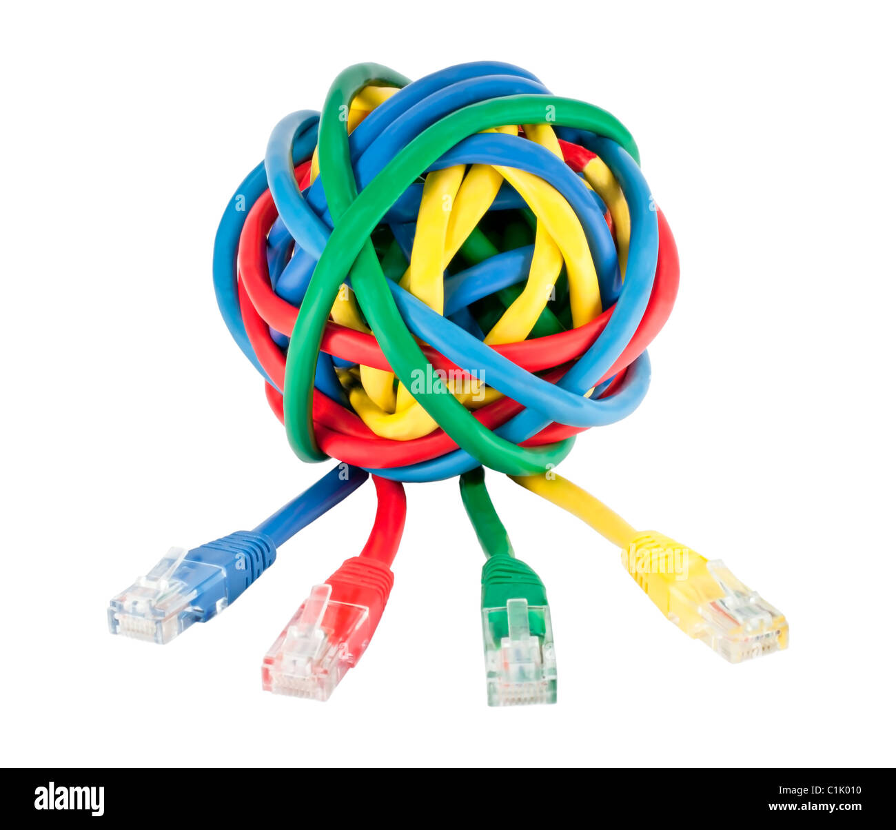Ball der farbigen Netzwerkkabel und Stecker, Isolated on White Stockfoto