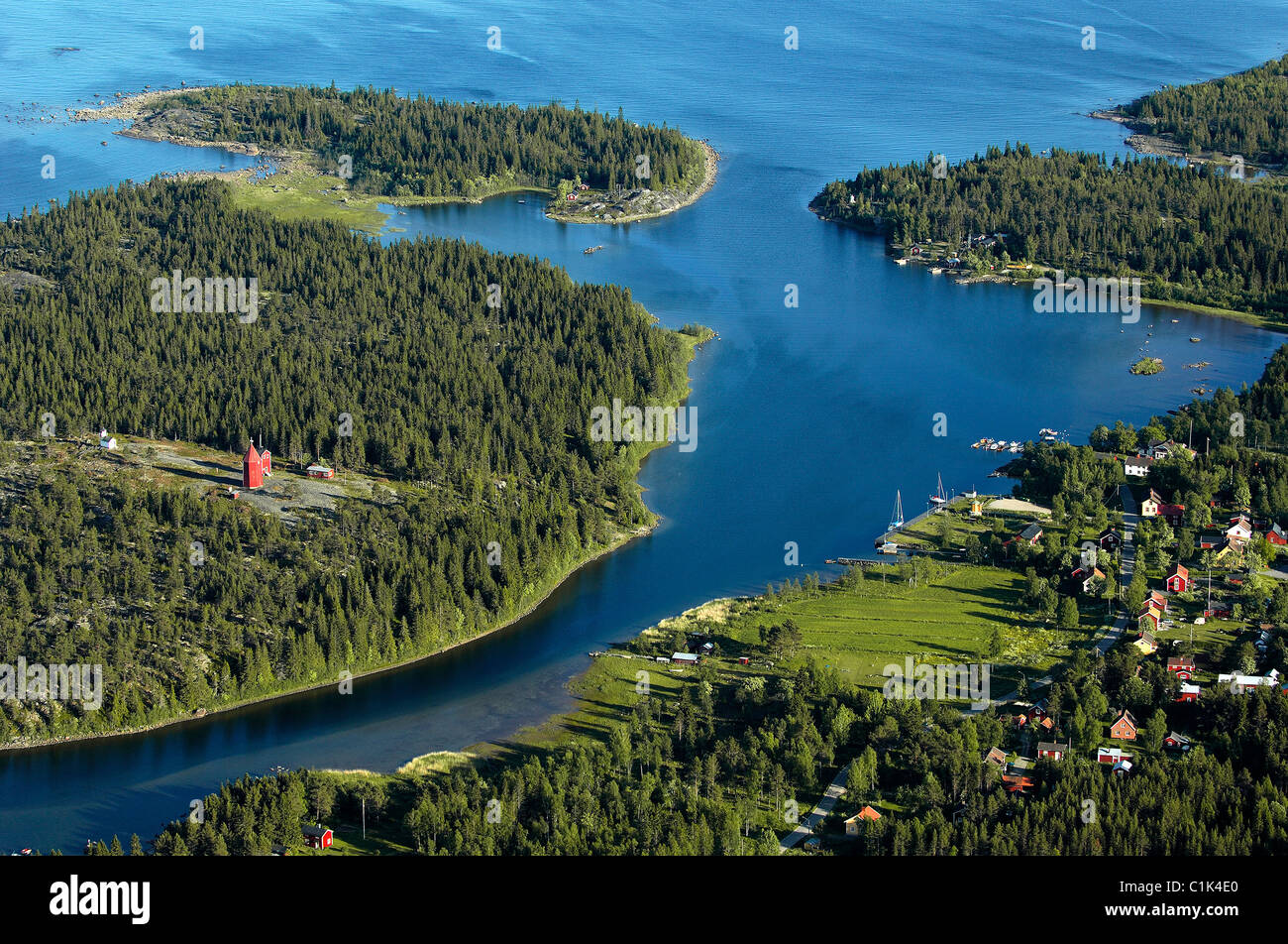 Schweden, Region von Umea, Dorf Bigdea an der Ostsee (Luftbild) Stockfoto