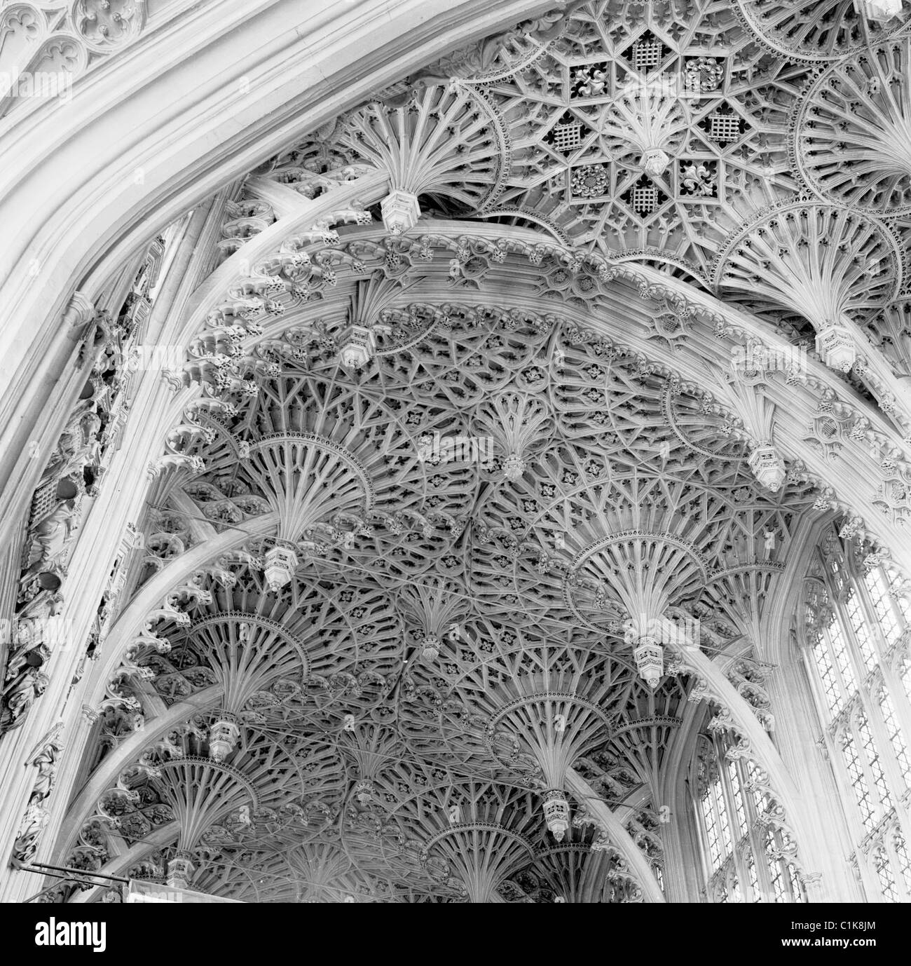 1950er Jahre, das Innere des reich verzierten und hoch dekorativen Dachs der Henry VII Chapel in Westminster Abbey, London, England. Stockfoto