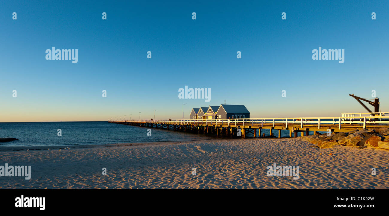 Busselton Jetty ist der längste Holz gestapelt Anlegestelle in der südlichen Hemisphäre sich in Western Australia befindet. Stockfoto