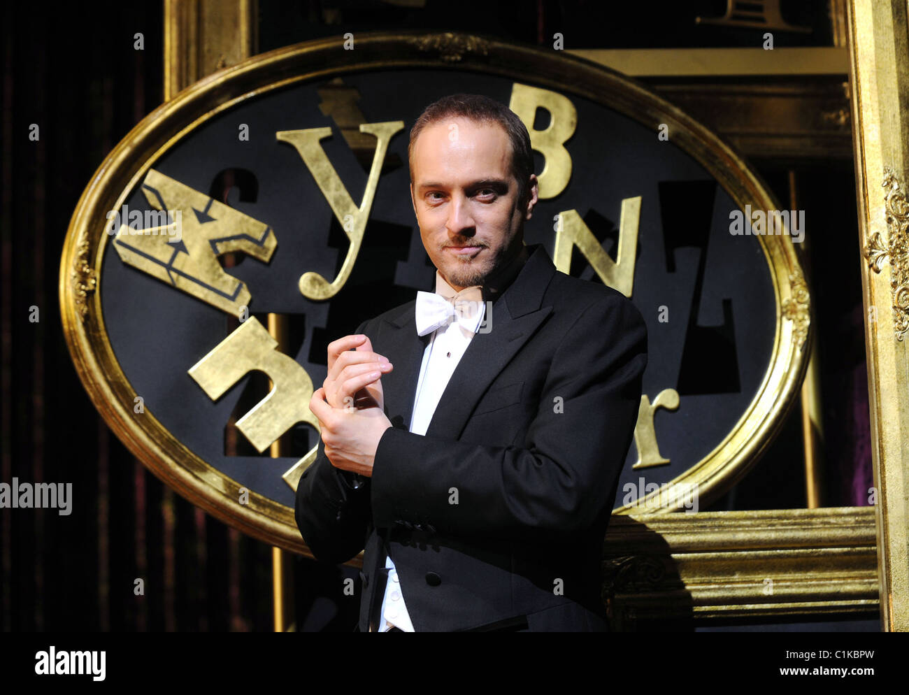 Derren Brown nimmt an einem Fototermin für seine Show "Enigma" am Adelphi Theatre London, England - 16.06.09 Stockfoto