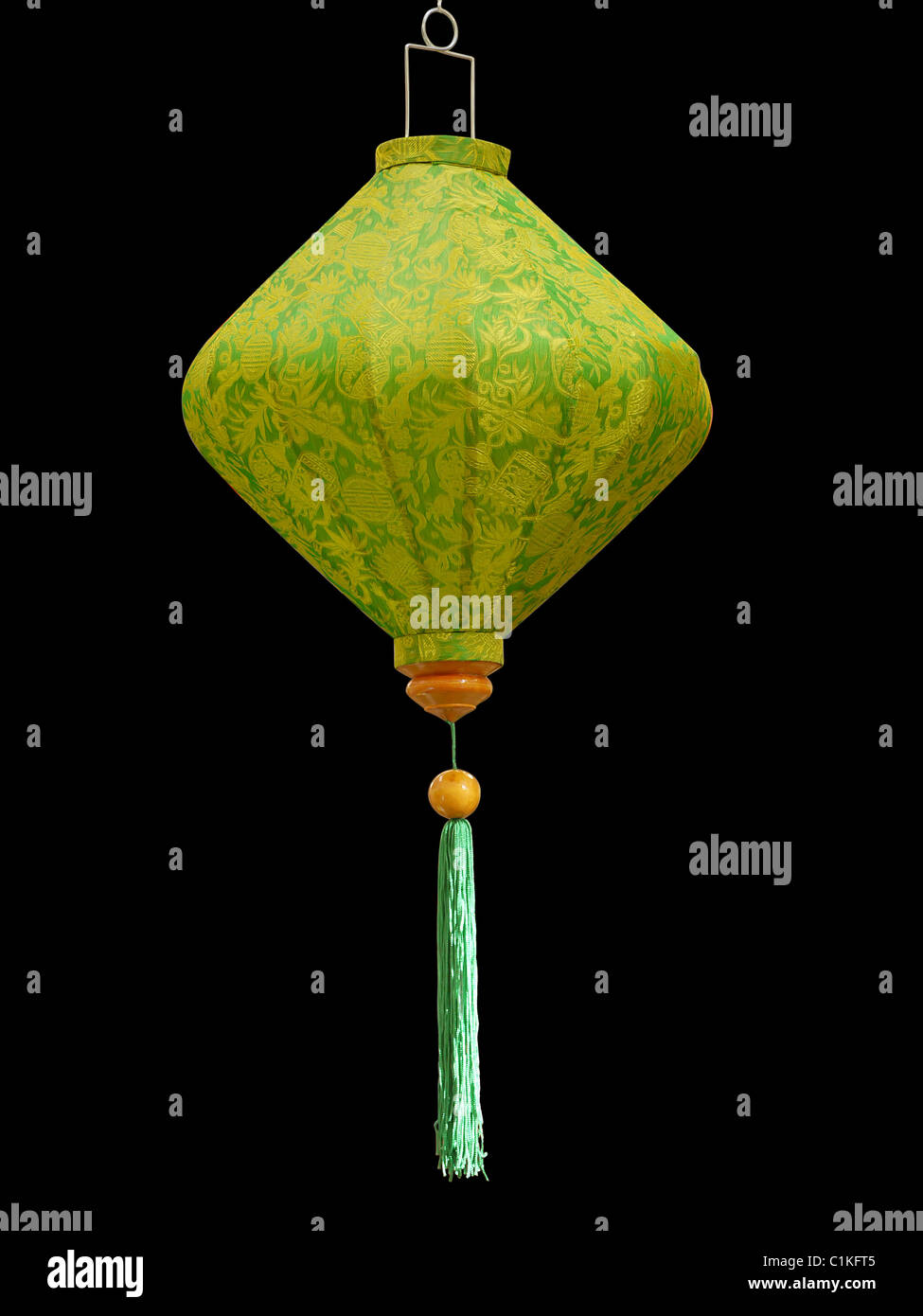 Japanischen grünen Papier Lampenschirm gedreht auf schwarzem Hintergrund Stockfoto