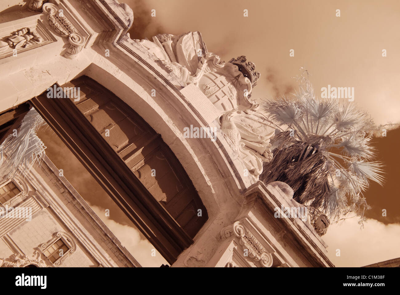 Tor zum Pjazza San Publiju - Mdina Stockfoto
