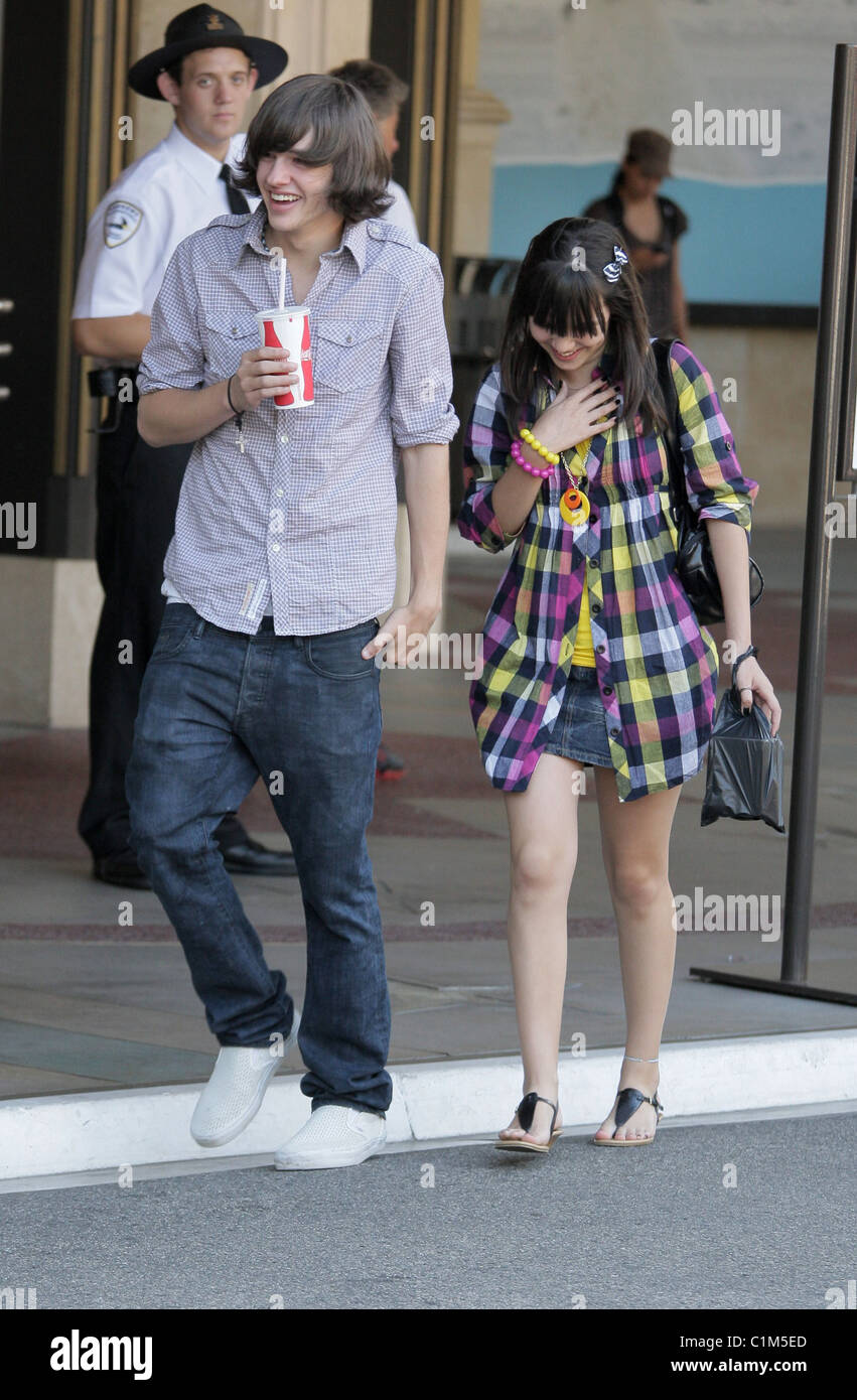 Matt Prokop aus "High School Musical" unterwegs mit einem weiblichen Begleiter Los Angeles, Kalifornien - 27.06.09 Stockfoto