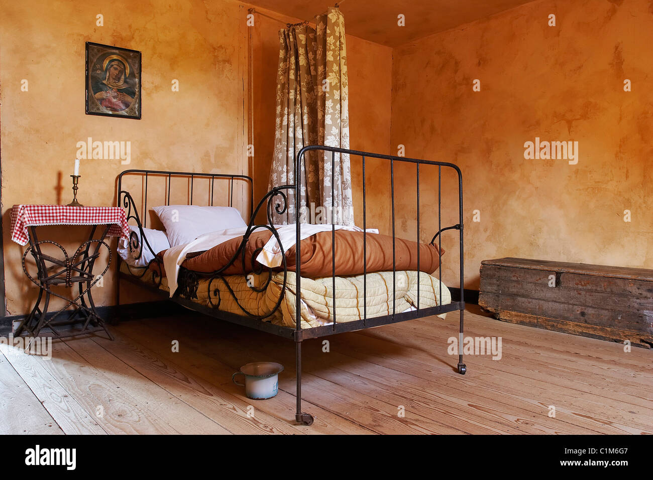 Frankreich Cher Berry Epineuil le Fleuriel der Kindheit-Dorf von Alain Fournier Grand Erfolg Schule Alain Fournier Schlafzimmer Stockfoto