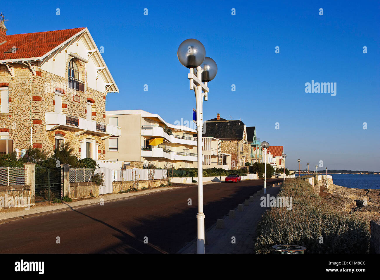 Frankreich, Charente Maritime, Royan, Cote d ' Argent Boulevard und seinen schönen Villen Stockfoto