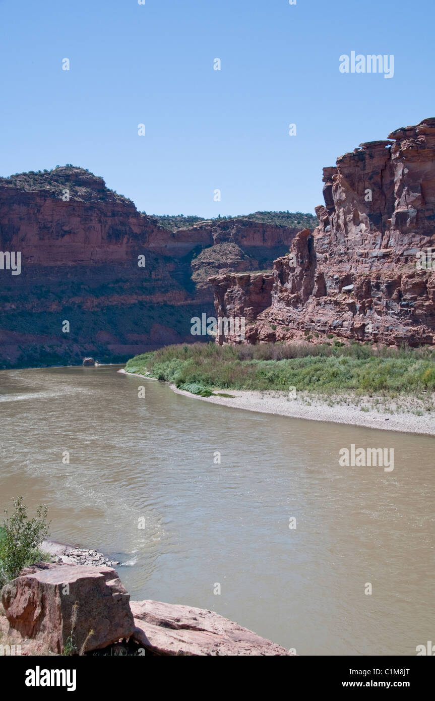 Colorado River Scenic Byway, Route 128, Fisher Towers, Castle Rock, hohen Mauern umgebene Korridor, Monitor & Merrimac Buttes, Felsen, Utah, USA Stockfoto