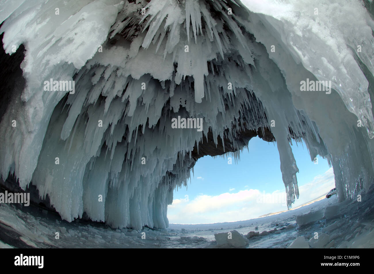 Eishöhle. Insel Olchon, Baikalsee, Sibirien, Russland Stockfoto