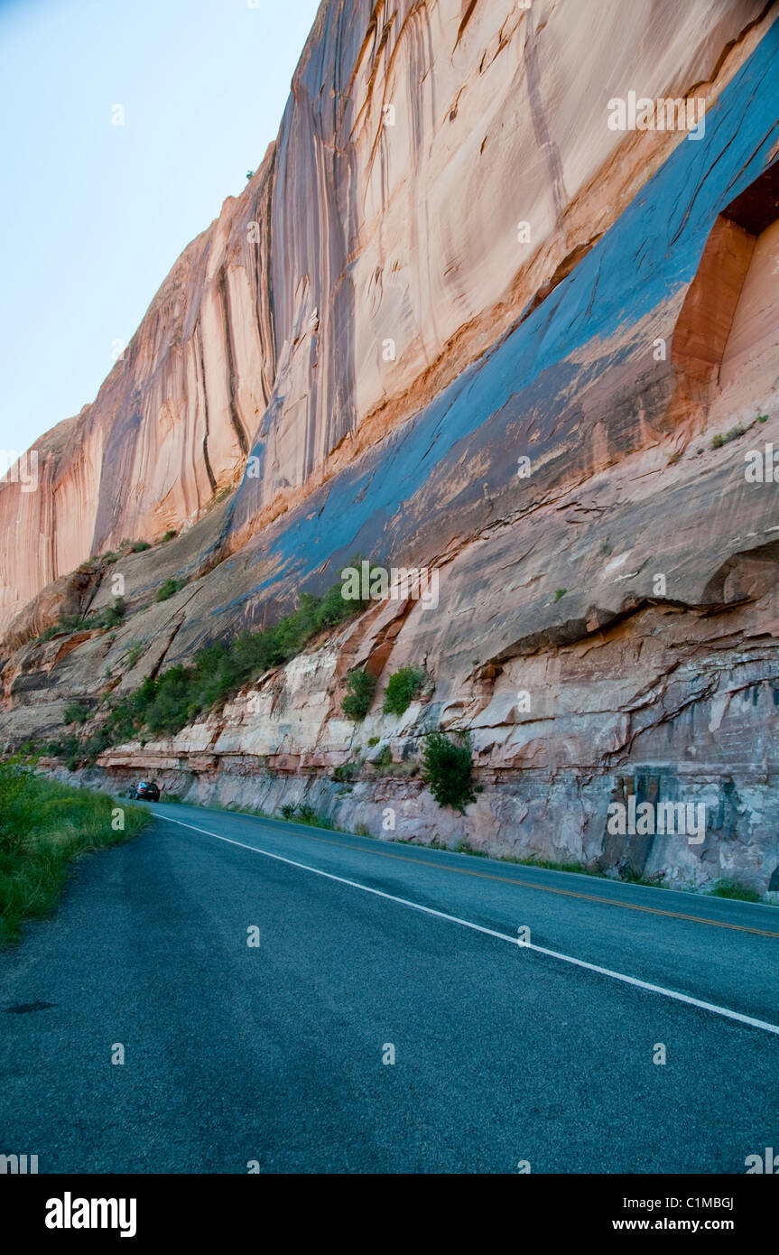 Colorado River Scenic Byway, Route 128, Fisher Towers, Castle Rock, hohen Mauern umgebene Korridor, Monitor & Merrimac Buttes, Felsen, Utah, USA Stockfoto