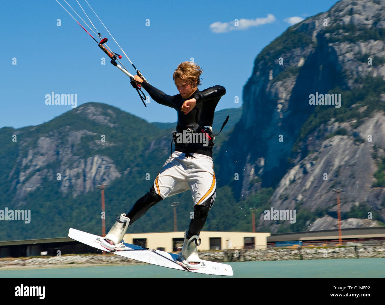 In der Luft Kiteboarder am "Spieß", Squamish, BC, Kanada. Stockfoto