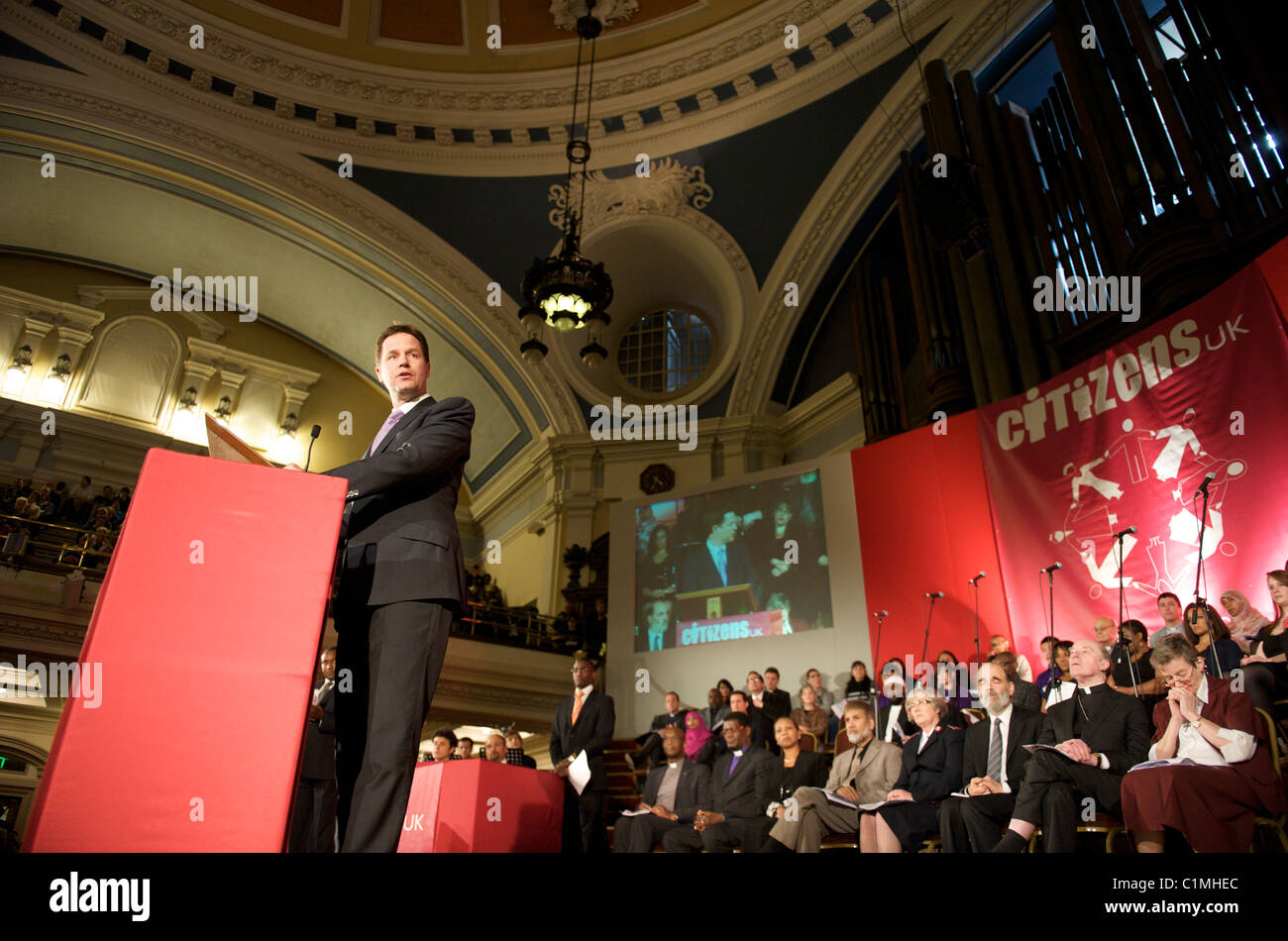 Britische Liberaldemokratische Partei Führer, Nick Clegg geben eine Rede in der Bürgerinnen und Bürger UK Parlamentswahlen Baugruppe, London England Stockfoto