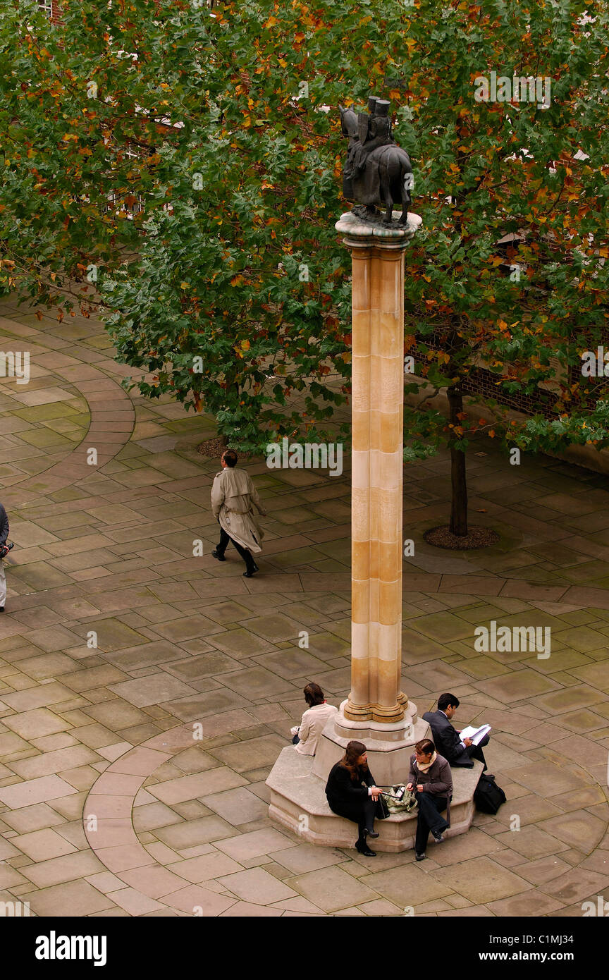 Vereinigtes Königreich, London, Temple Church, Statue von zwei Templer auf einem Pferd Stockfoto