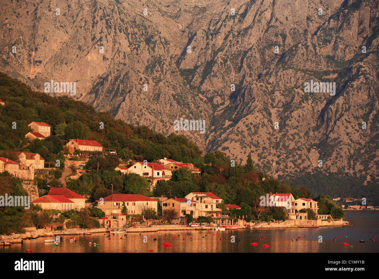 Montenegro, Adria-Küste, Bucht von Kotor, Drazin Virt Dorf Stockfoto