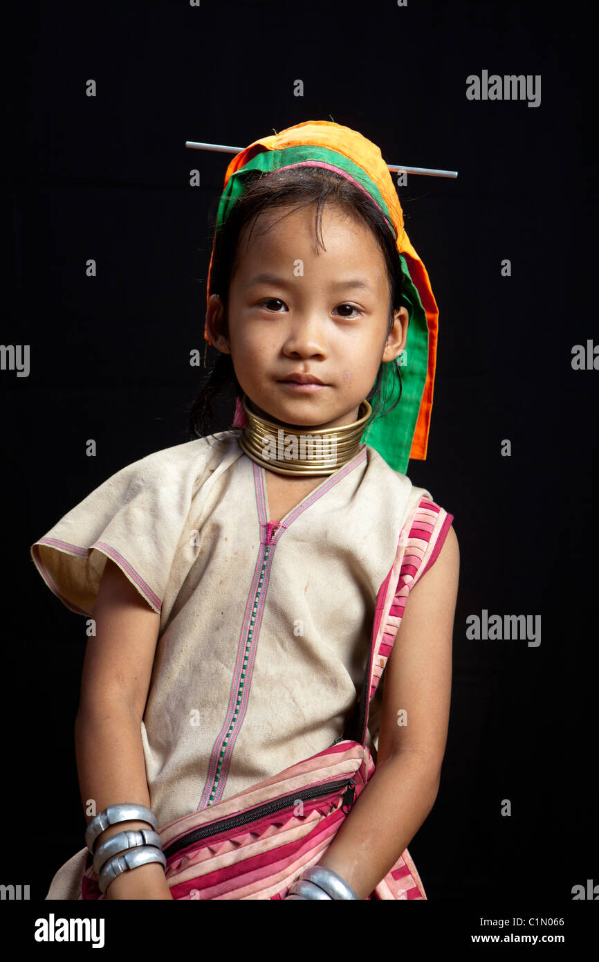 Karen Hill Tribes Flüchtling Dorf kleines Mädchen, Huay Pu Keng, Mae Hong Son, Thailand Stockfoto