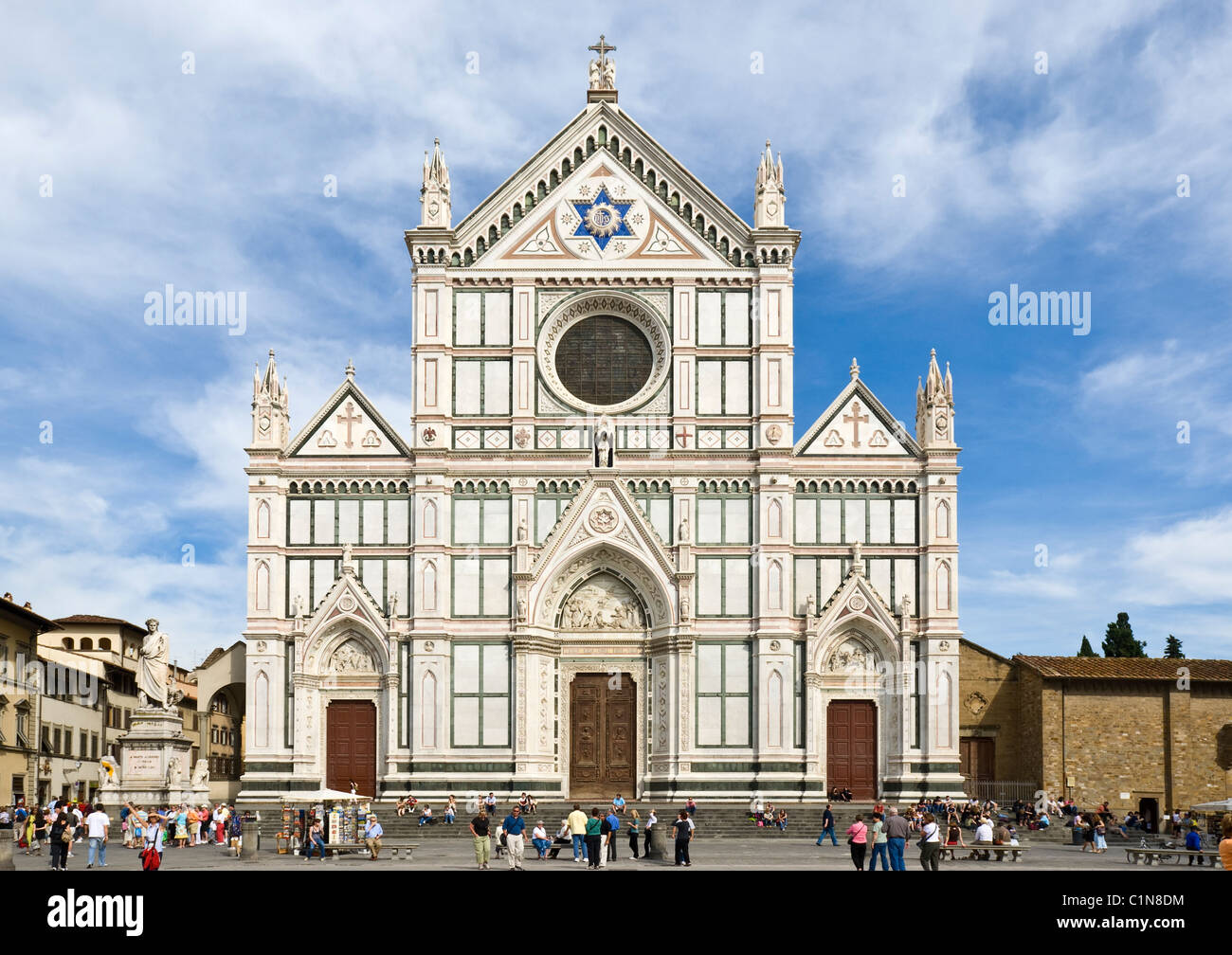 Florenz, Italien. Santa Croce Kirche (1385), Fassade im Jahre 1863 hinzugefügt Stockfoto