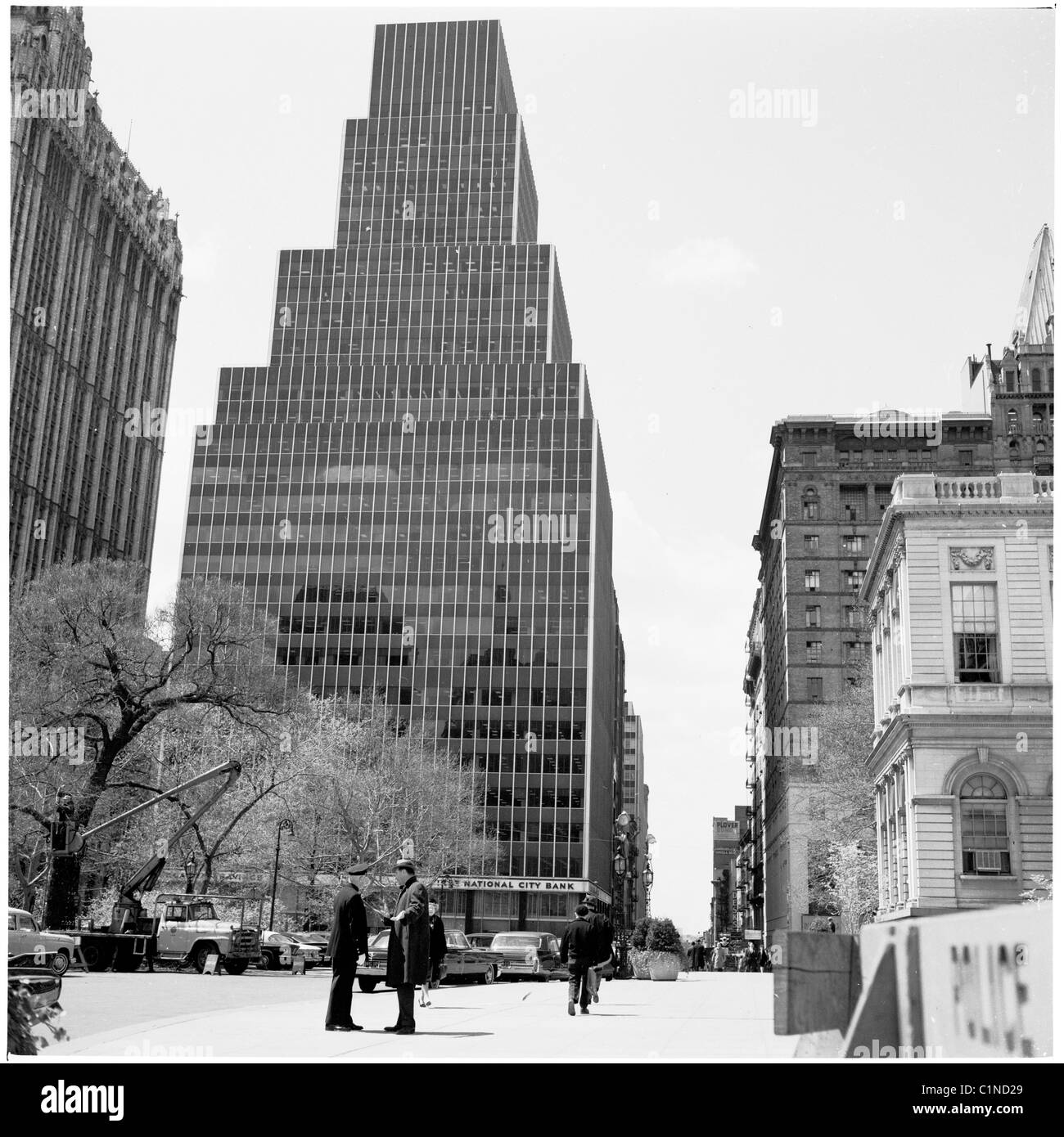 1950er Jahren New York. Skyrise Gebäude in New York City wie in den 1950er Jahren, in diesem historischen Bild von J Allan Cash zu sehen. Stockfoto