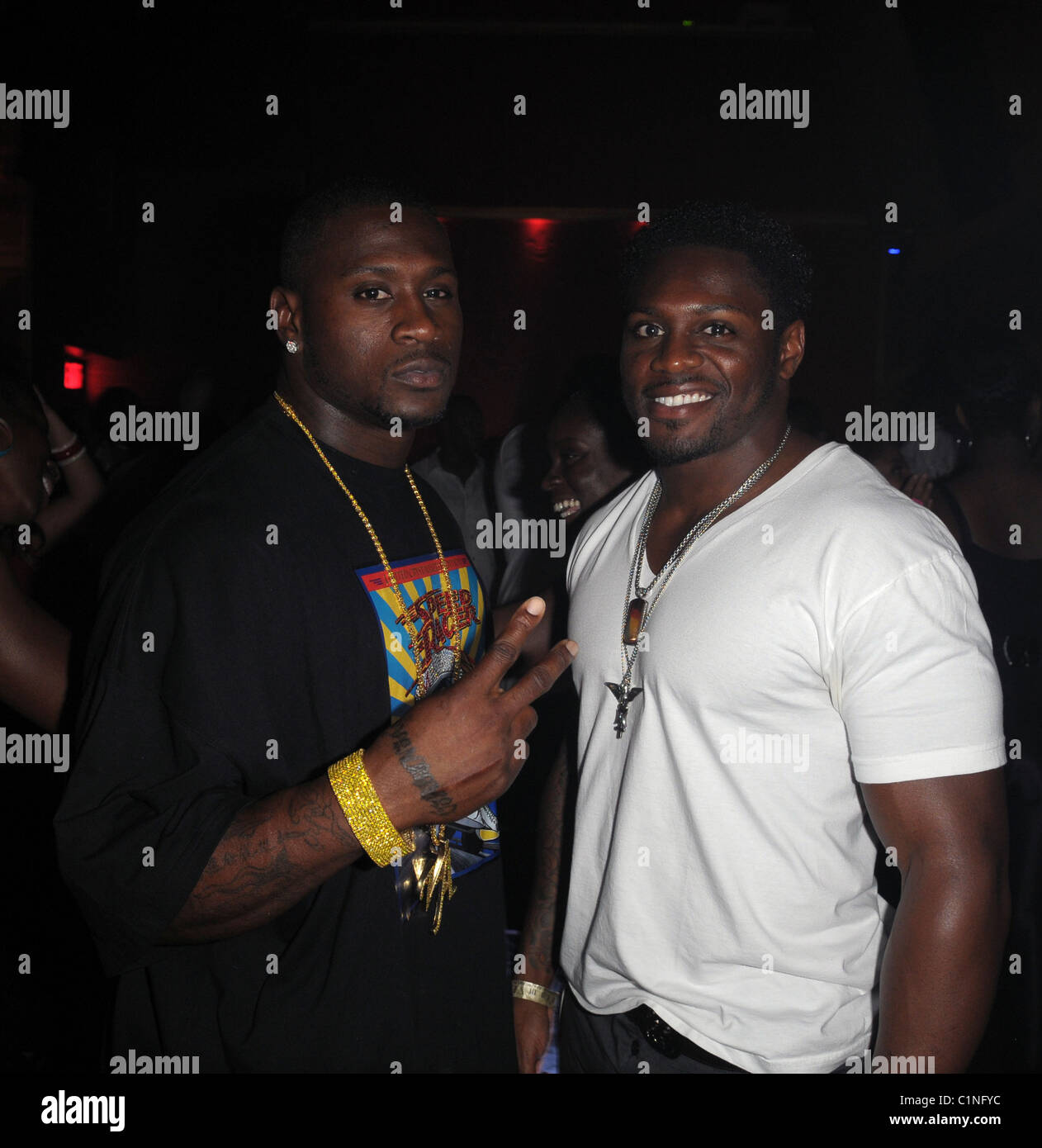 Thomas Jones und Julius Jones während D-Woods Geburtstagsfeier im "Club Dream" Miami Beach, Florida - 04.07.09 Stockfoto