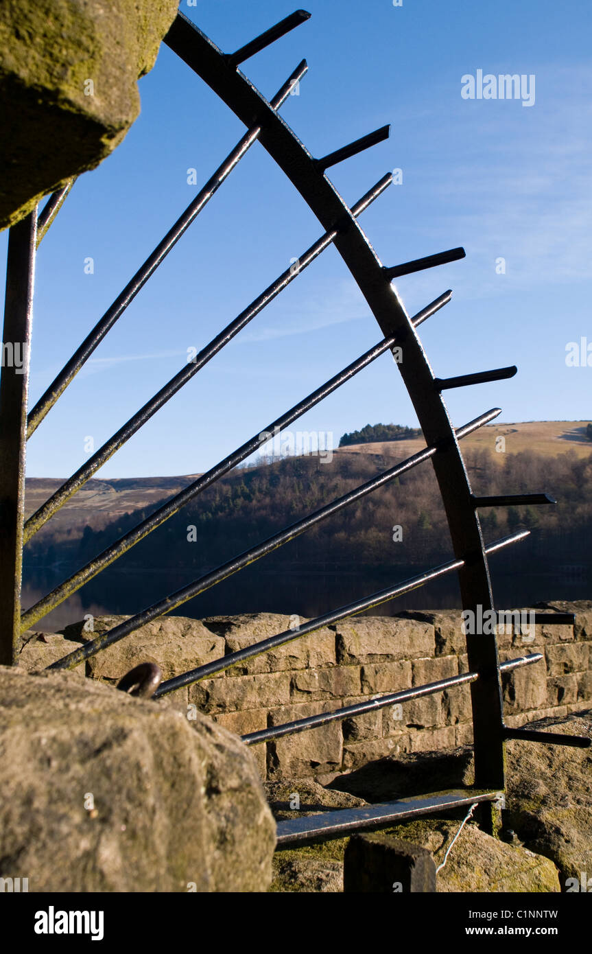 Eisenwerk in den Gipfeln Stockfoto