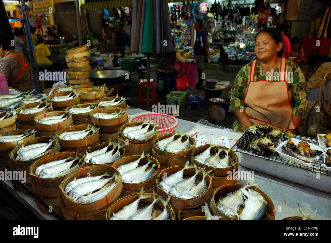 Thailand, Nakhon Ratchasima Provinz, Phimai, Nachtmarkt Stockfoto