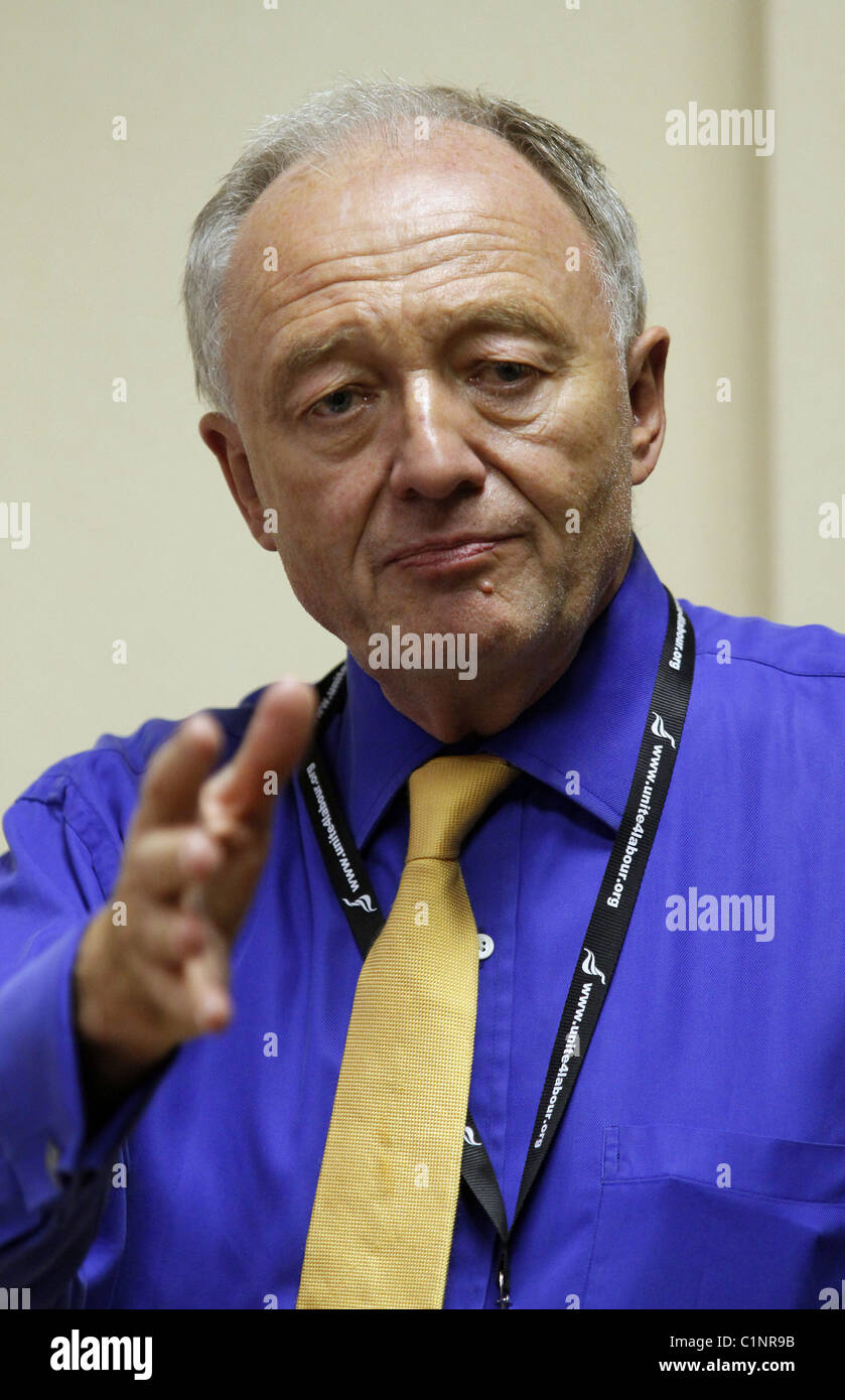 KEN LIVINGSTONE ehemaliger Bürgermeister von LONDON 26. September 2010 MANCHESTER Stadtzentrum von MANCHESTER ENGLAND Stockfoto