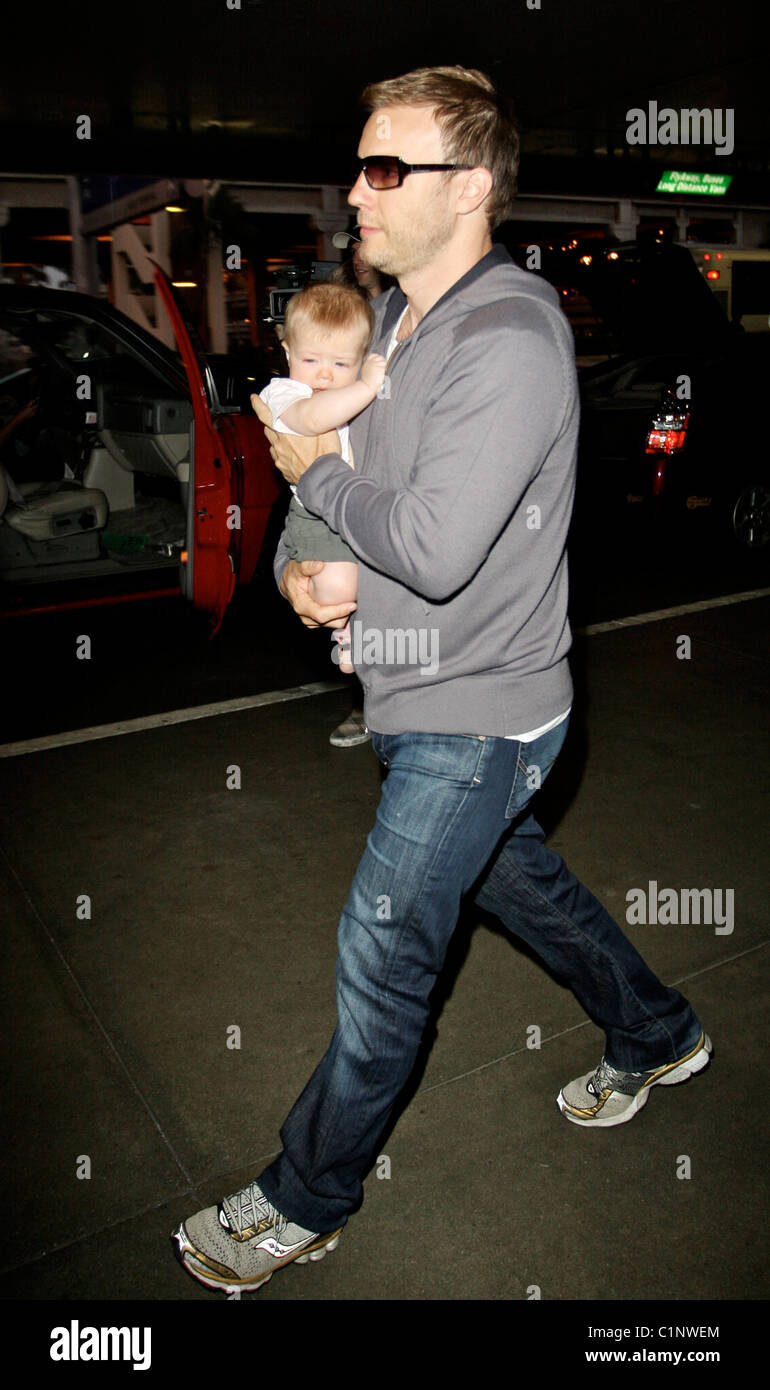 Gary Barlow Family Arriving Lax Stockfotos Und Bilder Kaufen Alamy