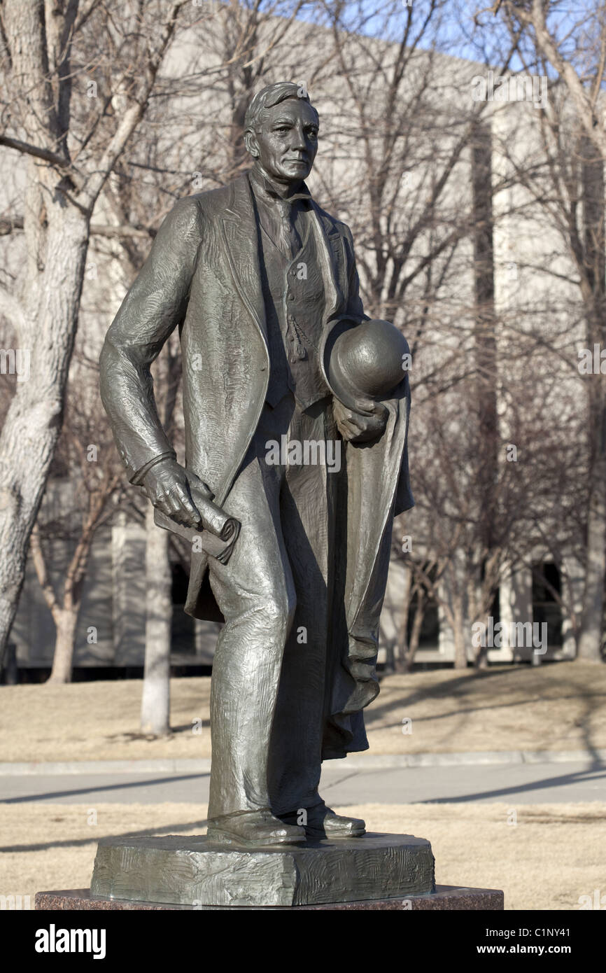 Eine Bronzestatue von North Dakota befindet sich demokratischen Politikers John Burke in Bismarck, North Dakota Stockfoto