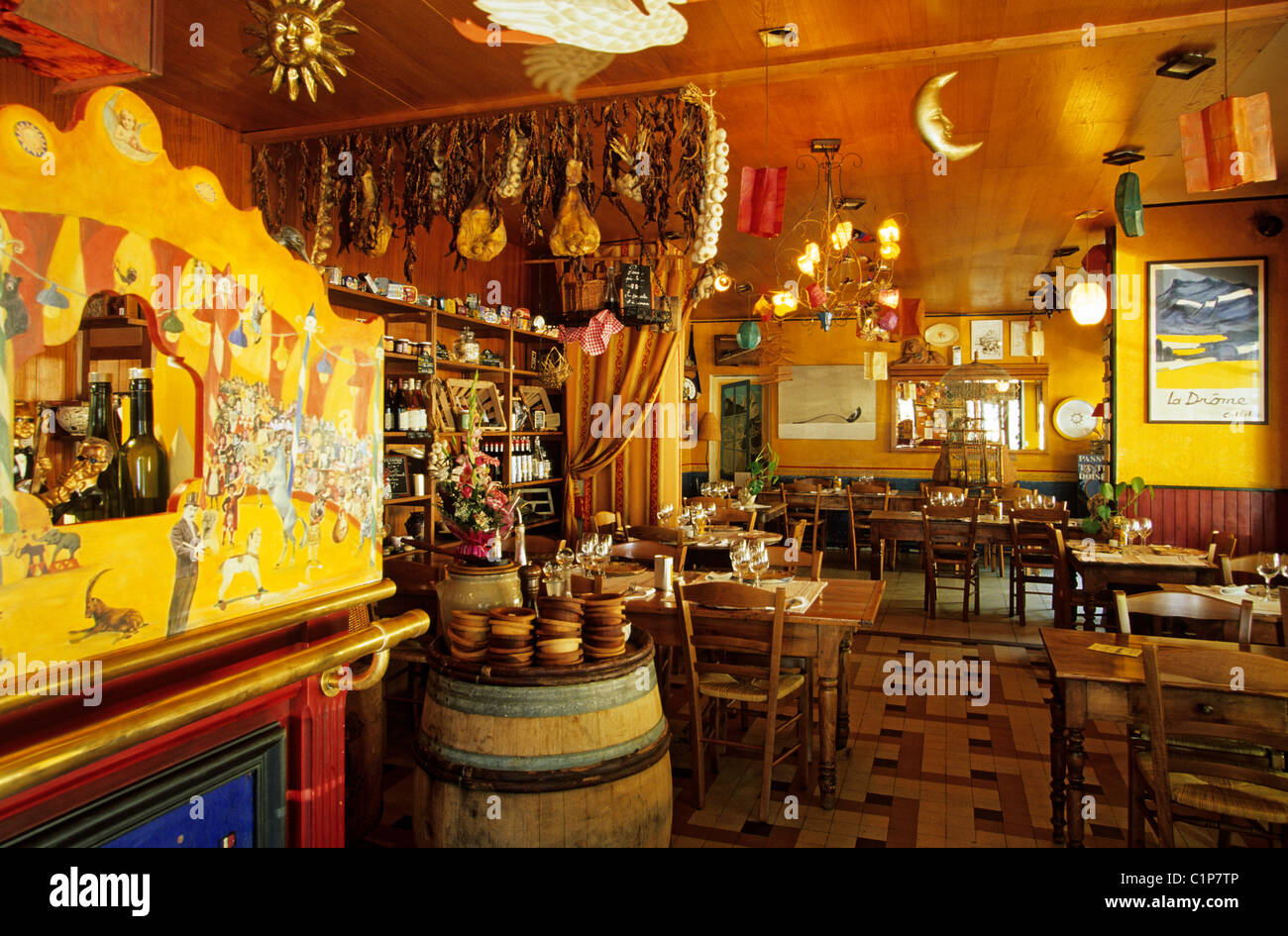 Frankreich, Drome, Drôme Provencale, Saou, L' Oiseau Sur sa Branche Restaurant Stockfoto