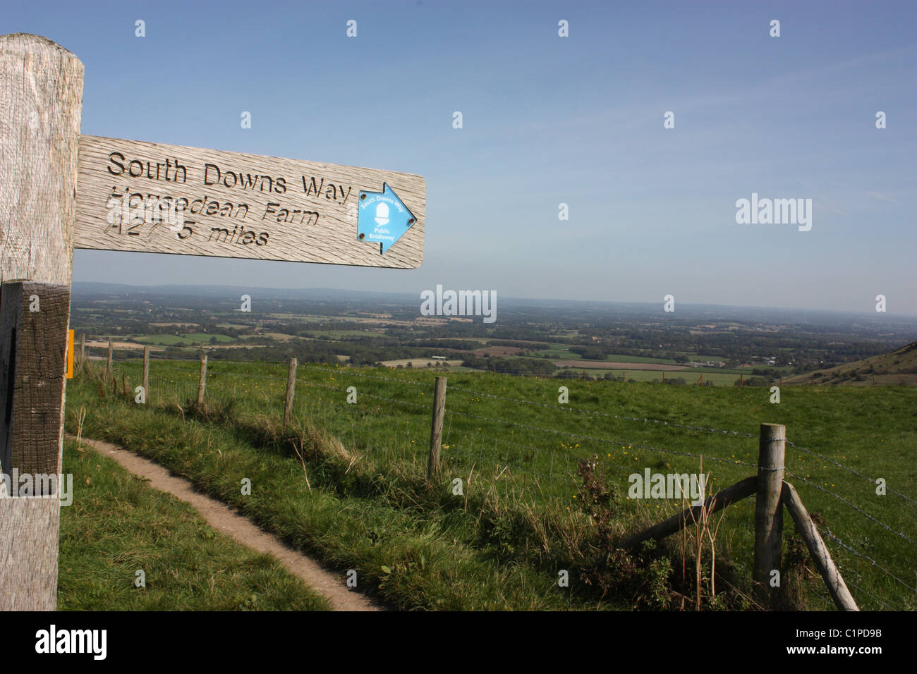 England, Sussex, Schilder für South Downs Way auf Ditchling Leuchtfeuer Stockfoto