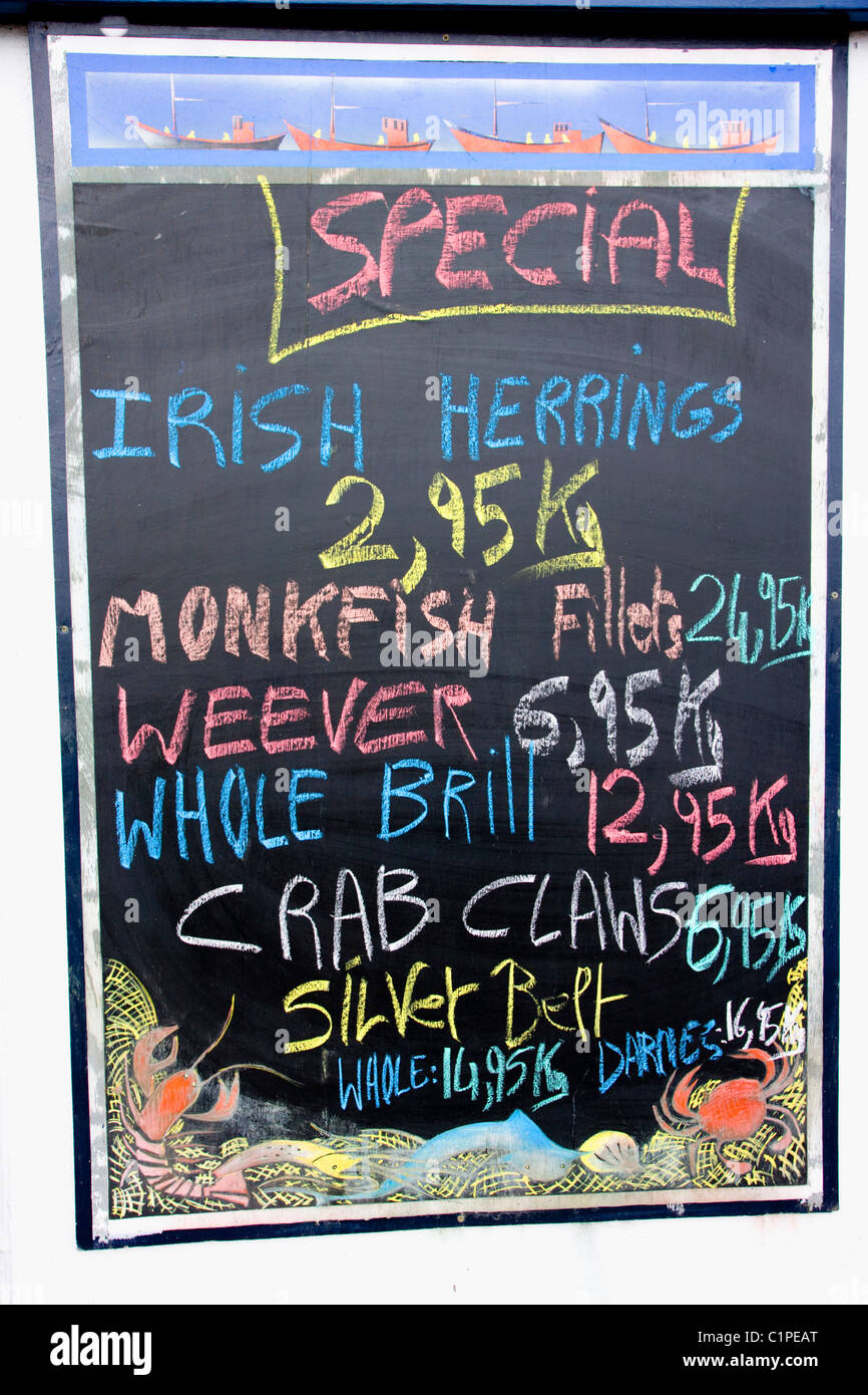 Republik von Irland, Limerick, Zeichen für frischen Fisch und Meeresfrüchte Stockfoto