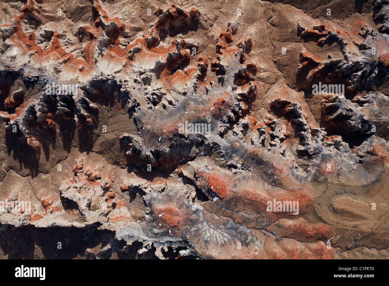 VERTIKALE LUFTAUFNAHME. Coal Mine Canyon. Landschaftlich schöner Canyon auf Navajo & Hopi Lands in Nord-Arizona, USA. Stockfoto