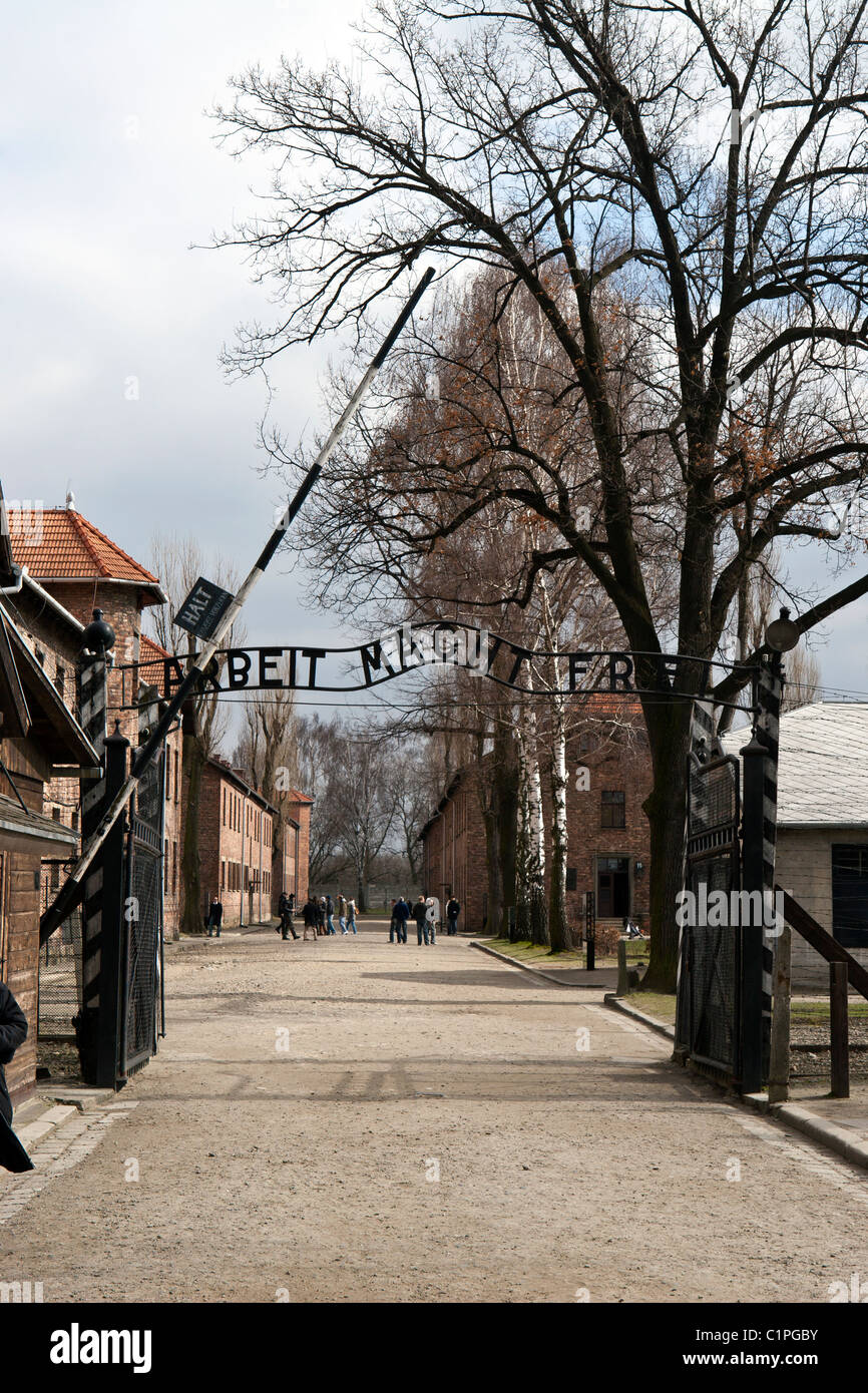 Arbeit Macht Frei ("Arbeit macht frei") Tor, Auschwitz-Birkenau, Polen. Stockfoto