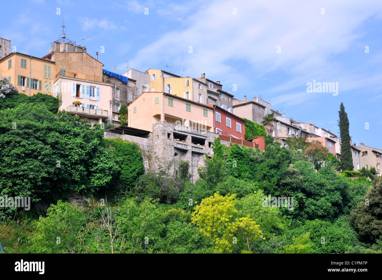 Dorf von Biot auf einem Hügel im Département Alpes-Maritimes im Südosten Frankreichs Stockfoto