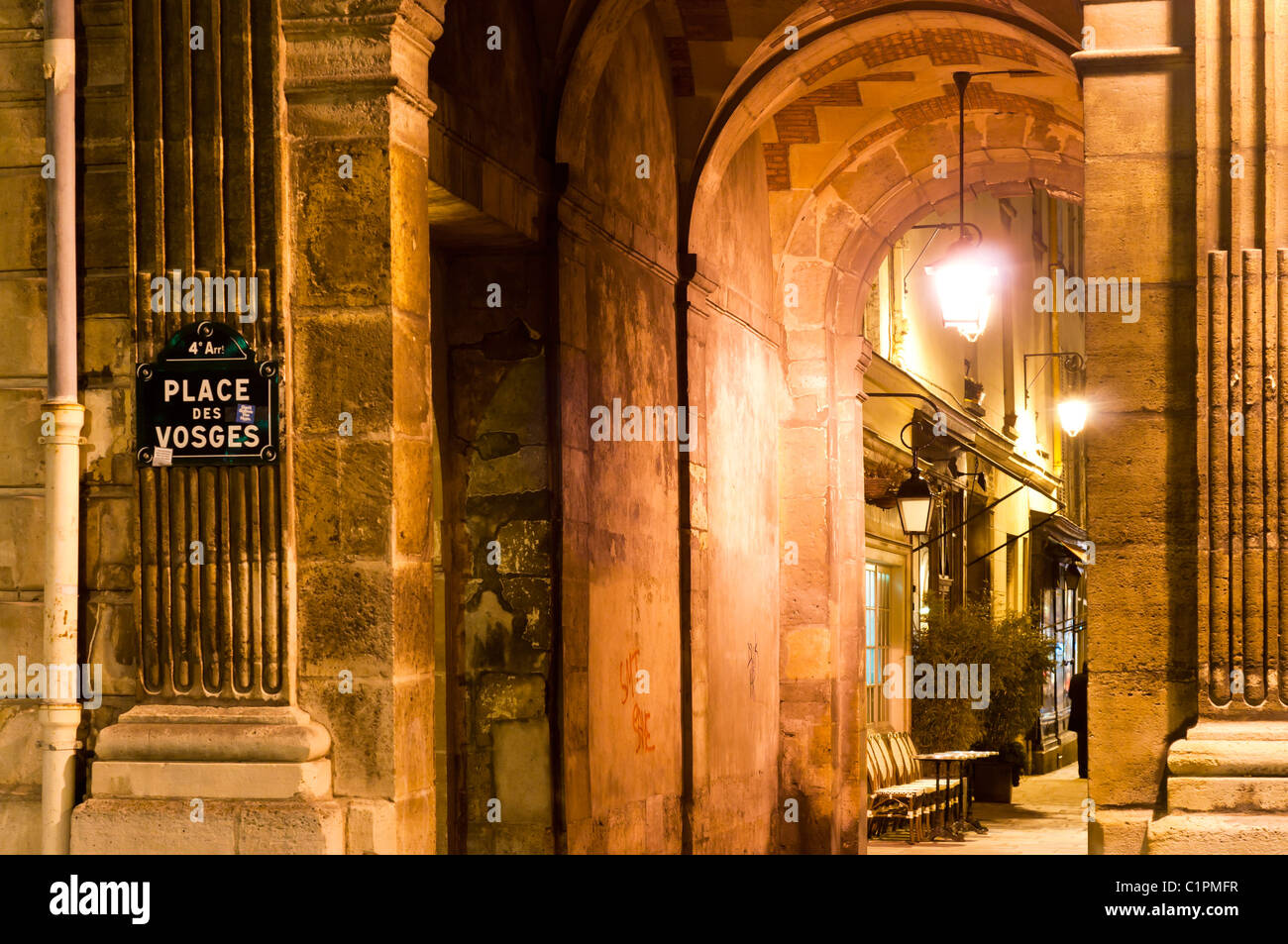 Place des Vosges, le Marais Viertel, Paris bei Nacht, Frankreich Stockfoto