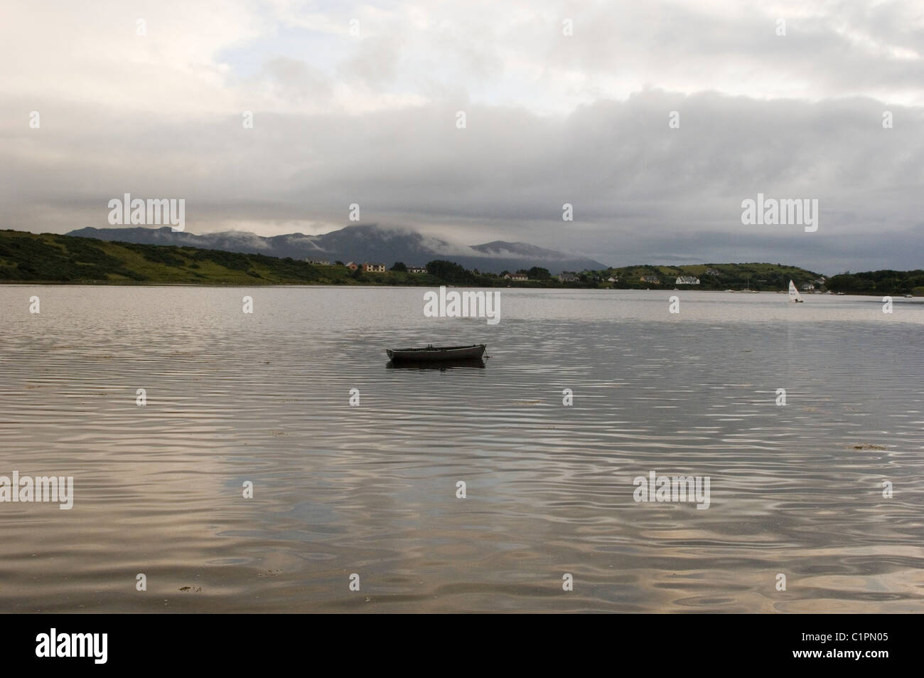 Republik von Irland, County Mayo, Achill Island, Boot auf Salzwasser Einlass Stockfoto
