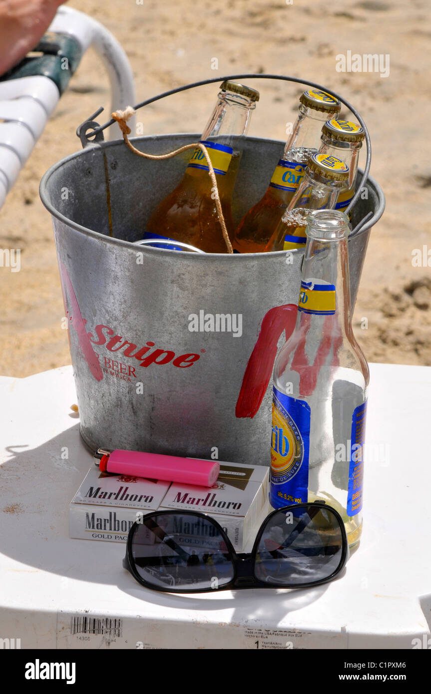 Bier-Eimer auf Cane Garden Bay Beach Tortola BVI Karibik Kreuzfahrt Stockfoto