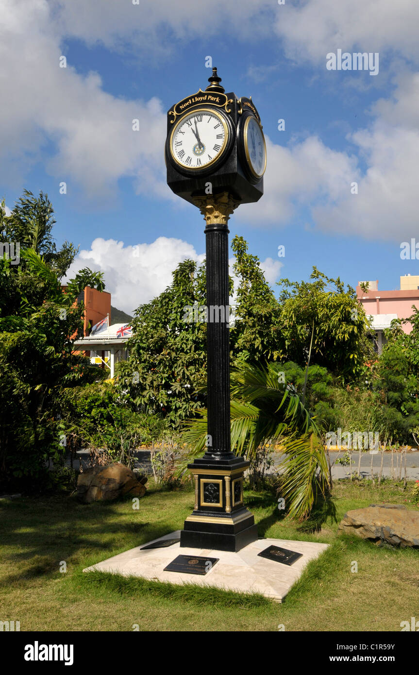 Uhr in Noel Lloyd Positive Aktion Bewegung Park Road Town Tortola BVI Karibik Kreuzfahrt Stockfoto