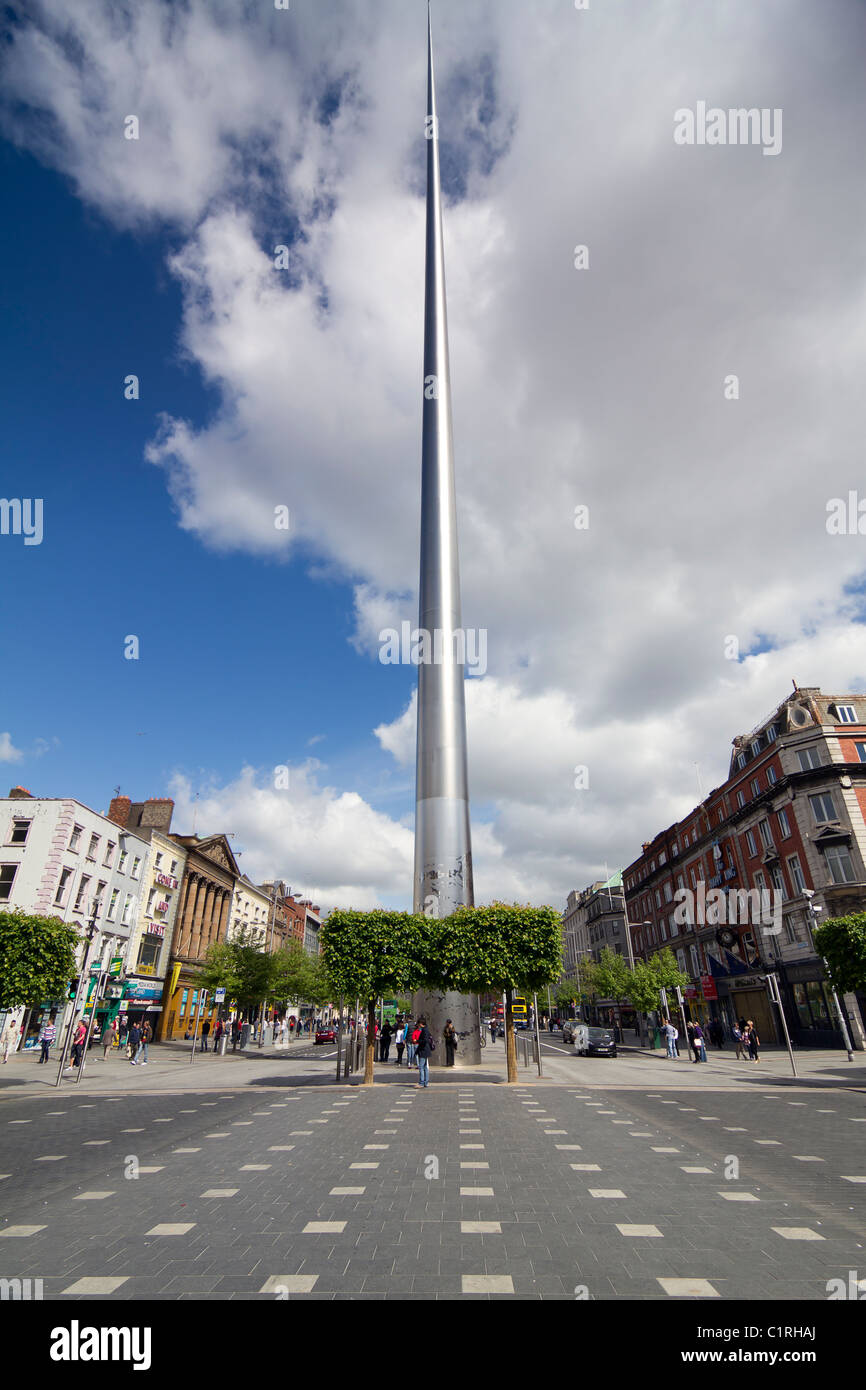 Spire of Dublin, offiziell mit dem Titel das Monument of Light ist eine große, Edelstahl, Pin erinnernde Denkmal 121,2 m hei Stockfoto
