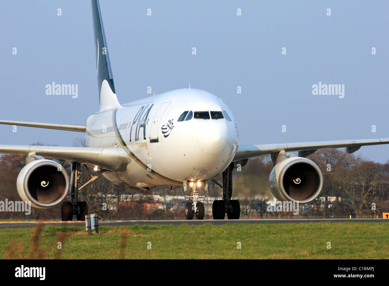 PIA Pakistan international Airways Jet Flugzeug AP-BDZ Leeds Bradford Airport LBA Stockfoto