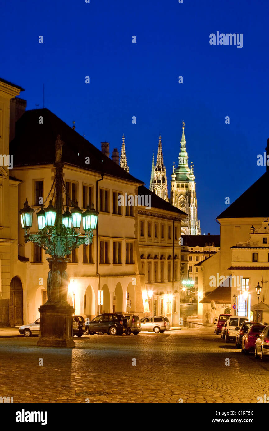 Tschechische Republik, Prag - weniger Stadt (Mala Strana) und Hradschin Burg in der Abenddämmerung Stockfoto