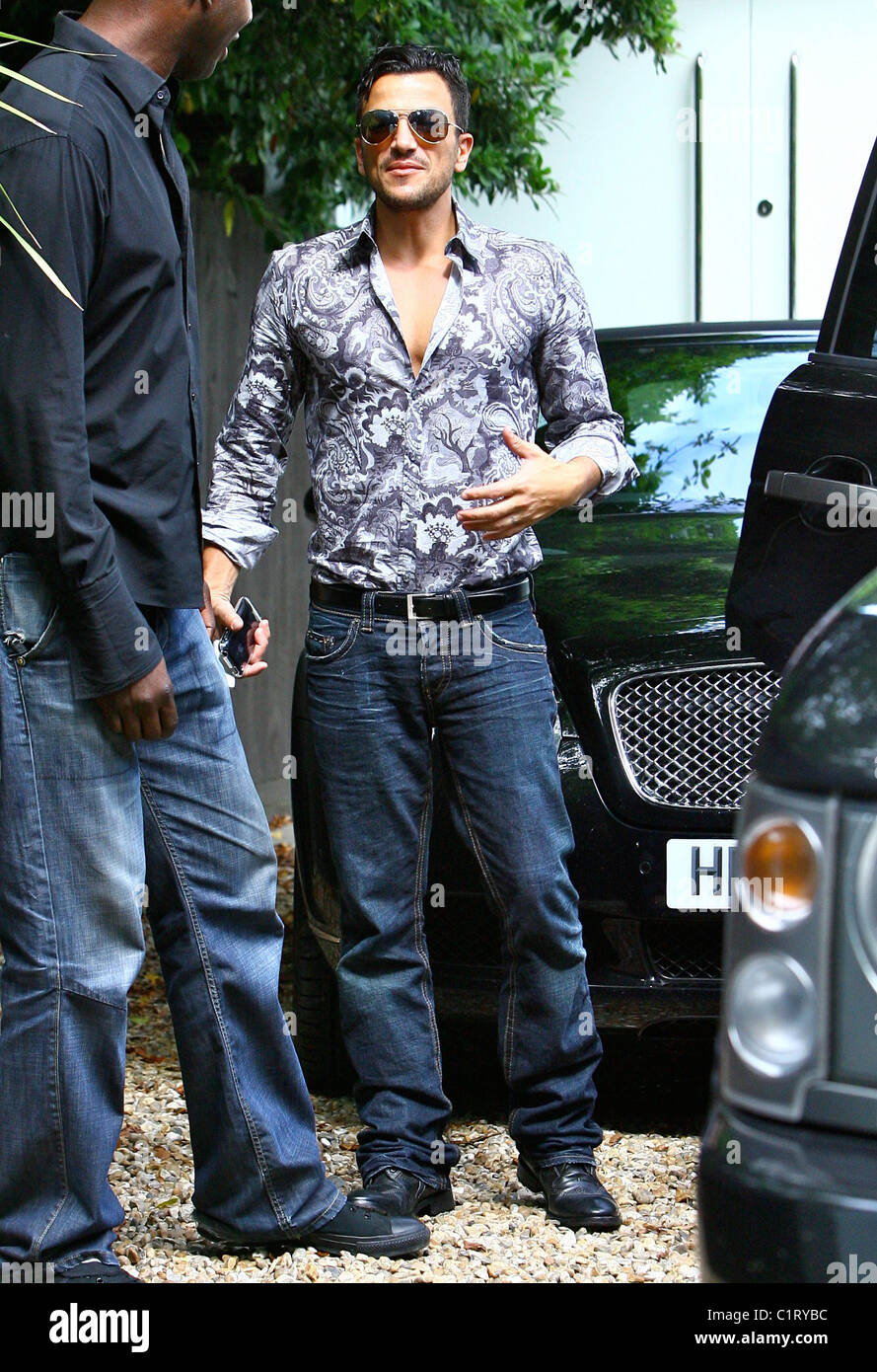 Peter Andre aus dem Haus zu Kopf nach London für einen Gastauftritt auf der National Lottery zeigen, London, England - 05.08.09 Mark Stockfoto