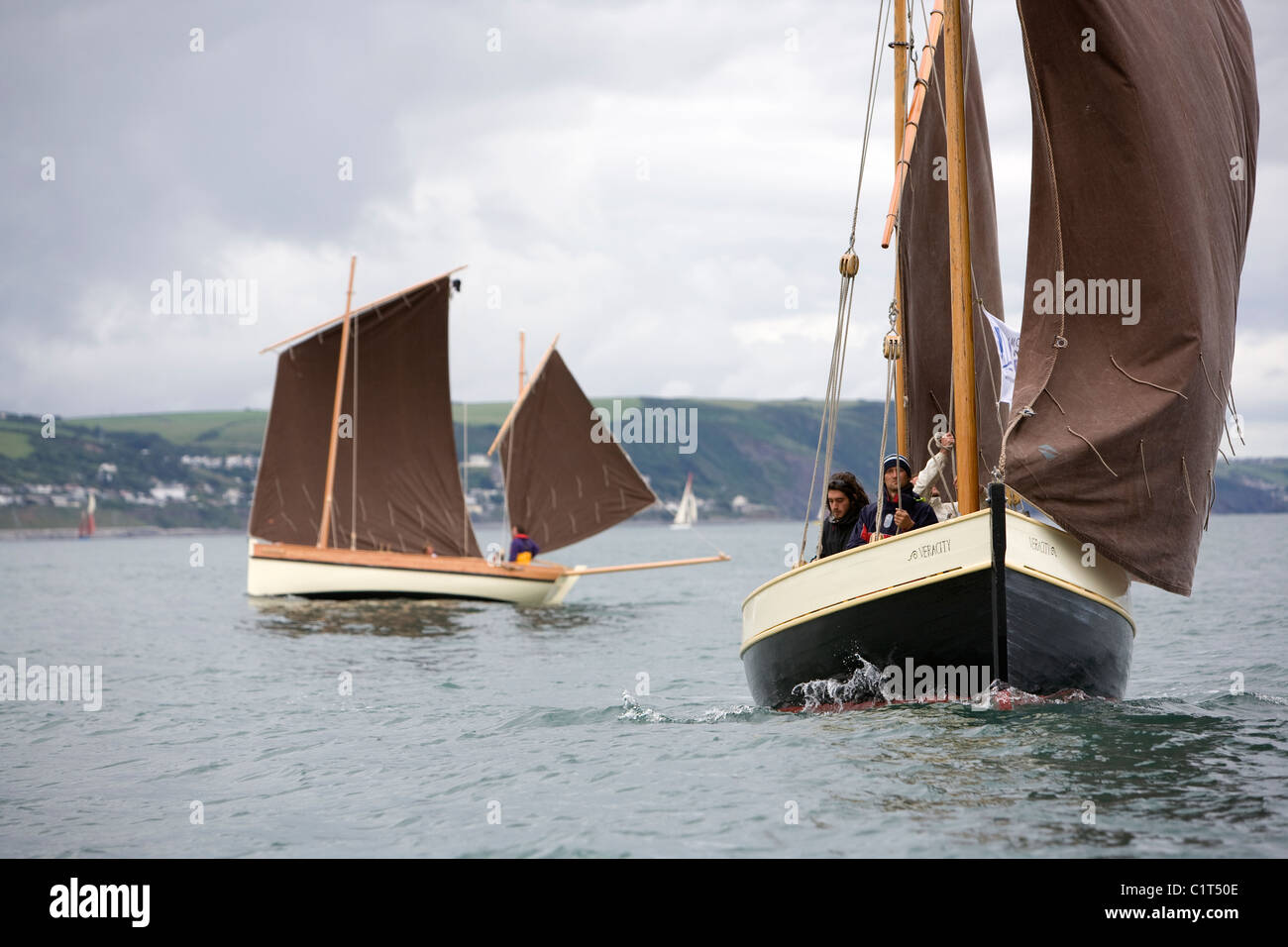 Cornish-Loggern Segeln vor Looe, Cornwall Stockfoto