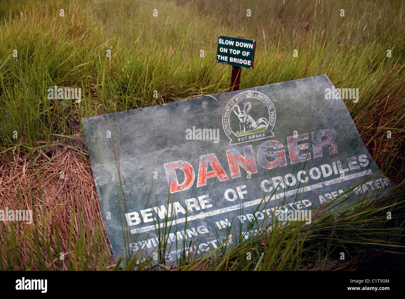 Hüten Sie sich vor Krokodilen unterzeichnen Botswana Stockfoto