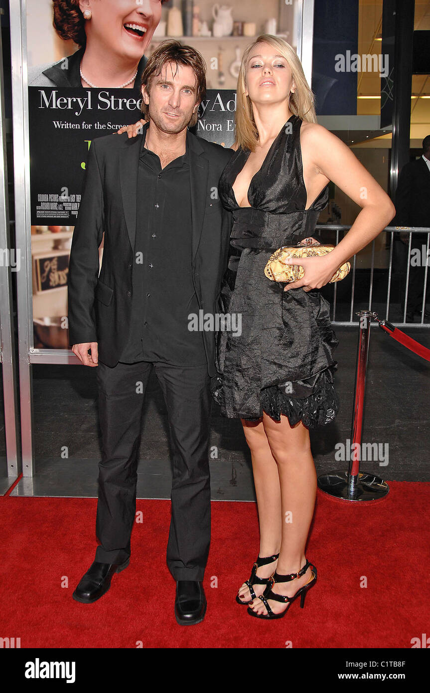 Sharlto Copley und Gast besucht die "Julie & Julia" Premiere im Ziegfeld Theatre - Ankunft New York City, USA - 30.07.09 Stockfoto