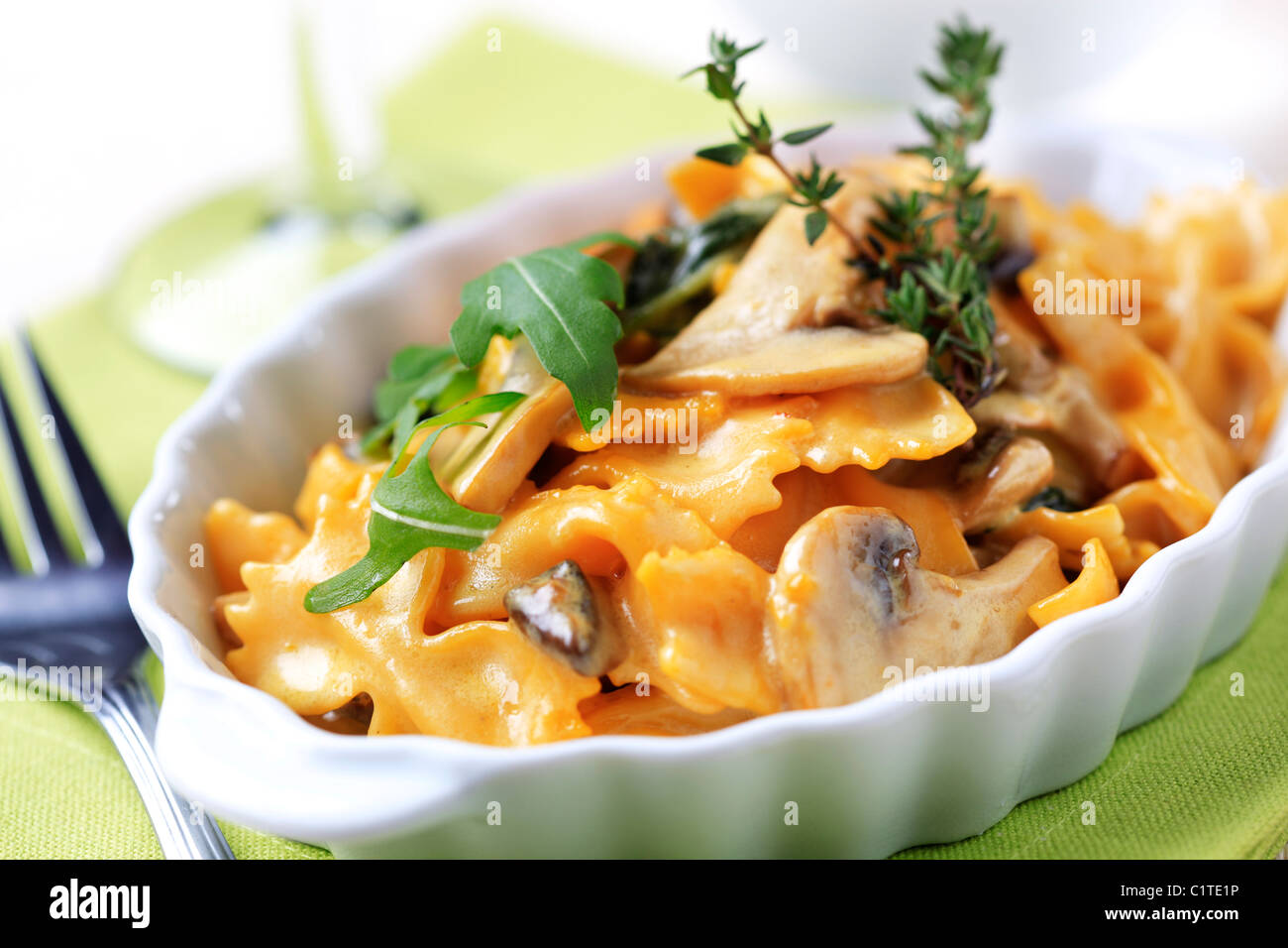 Vegetarische nudelsauce -Fotos und -Bildmaterial in hoher Auflösung – Alamy